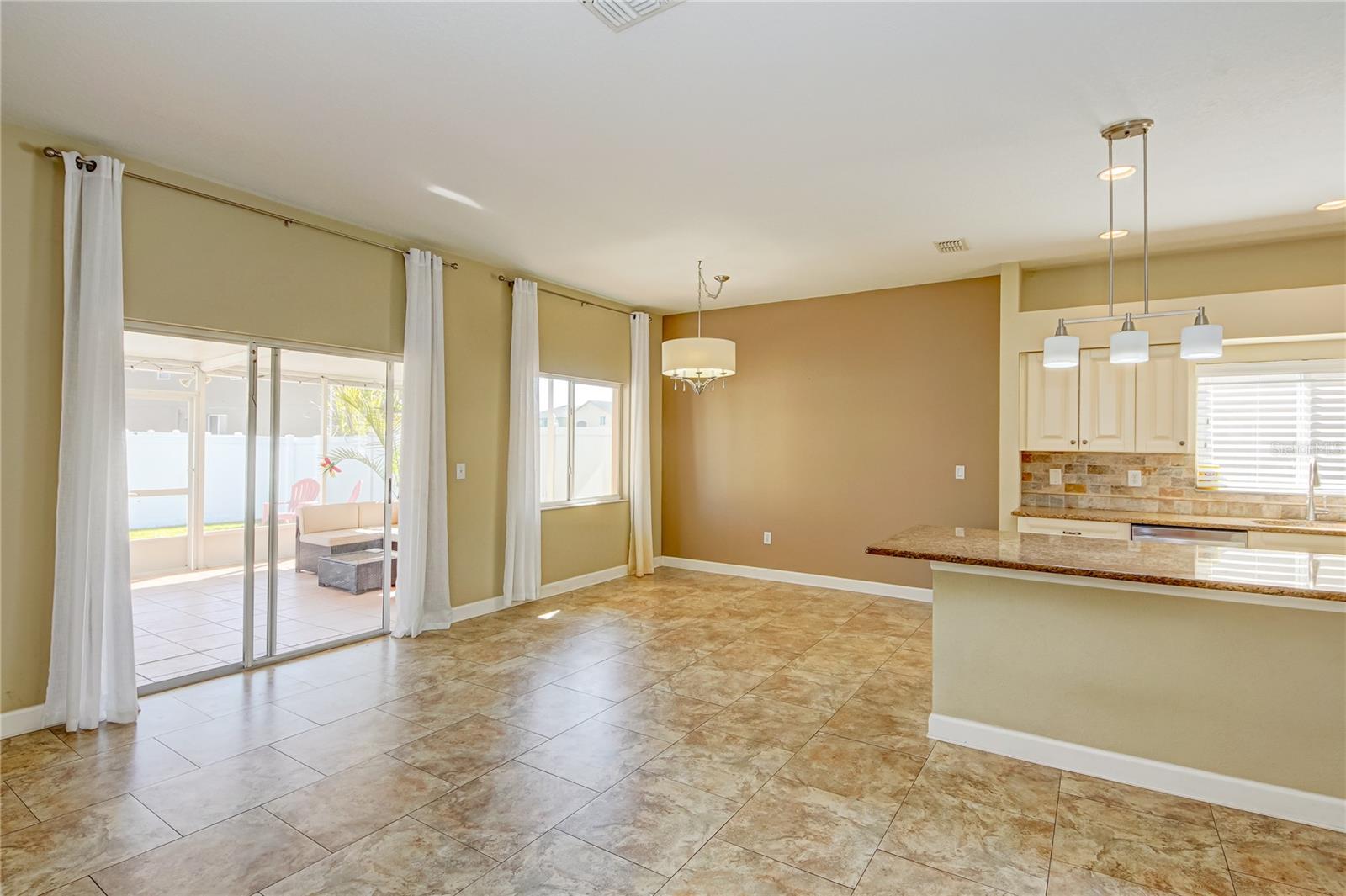 27452 AMELIA ISLE CT, WESLEY CHAPEL, FL, 33544