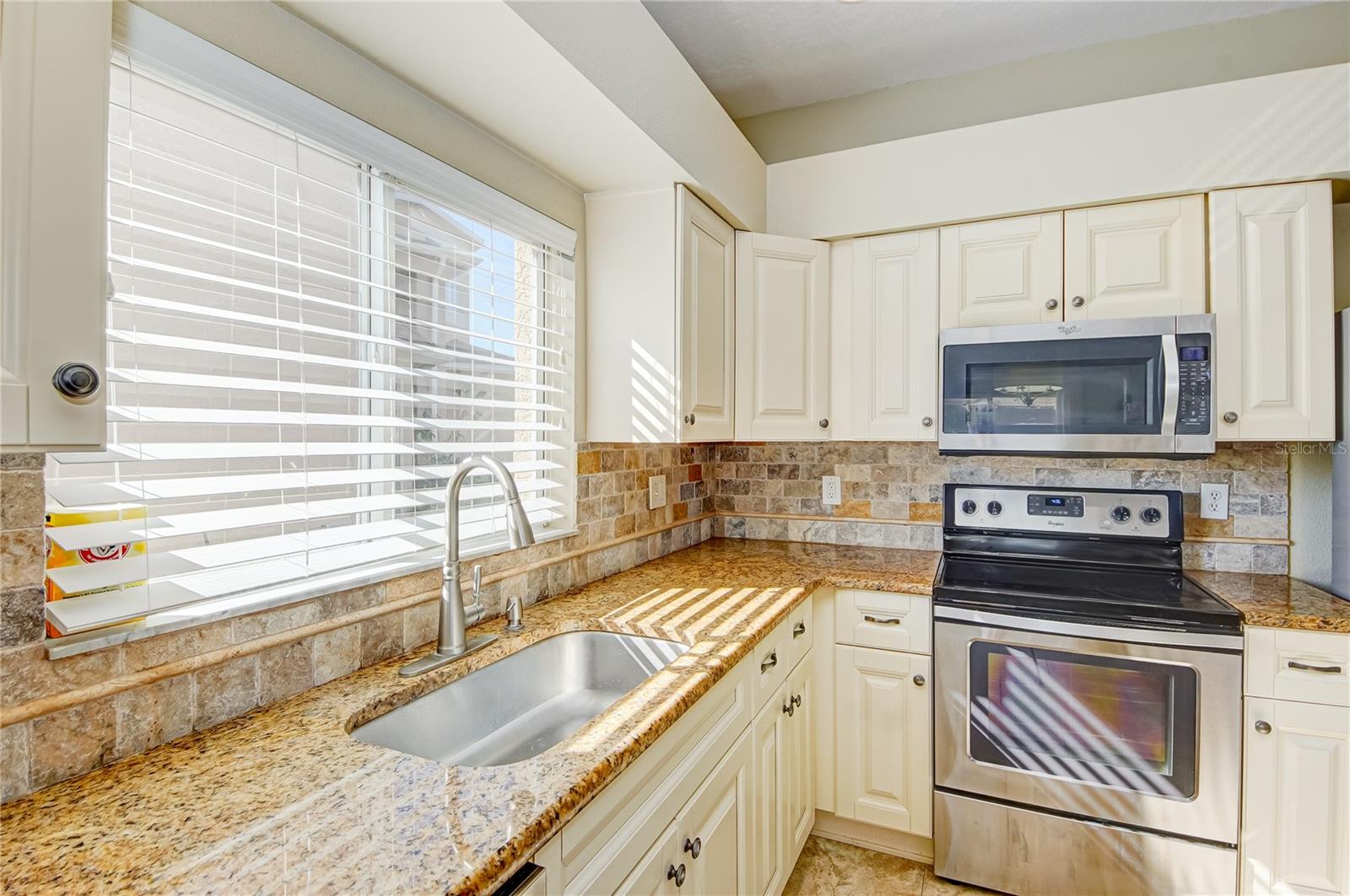 27452 AMELIA ISLE CT, WESLEY CHAPEL, FL, 33544