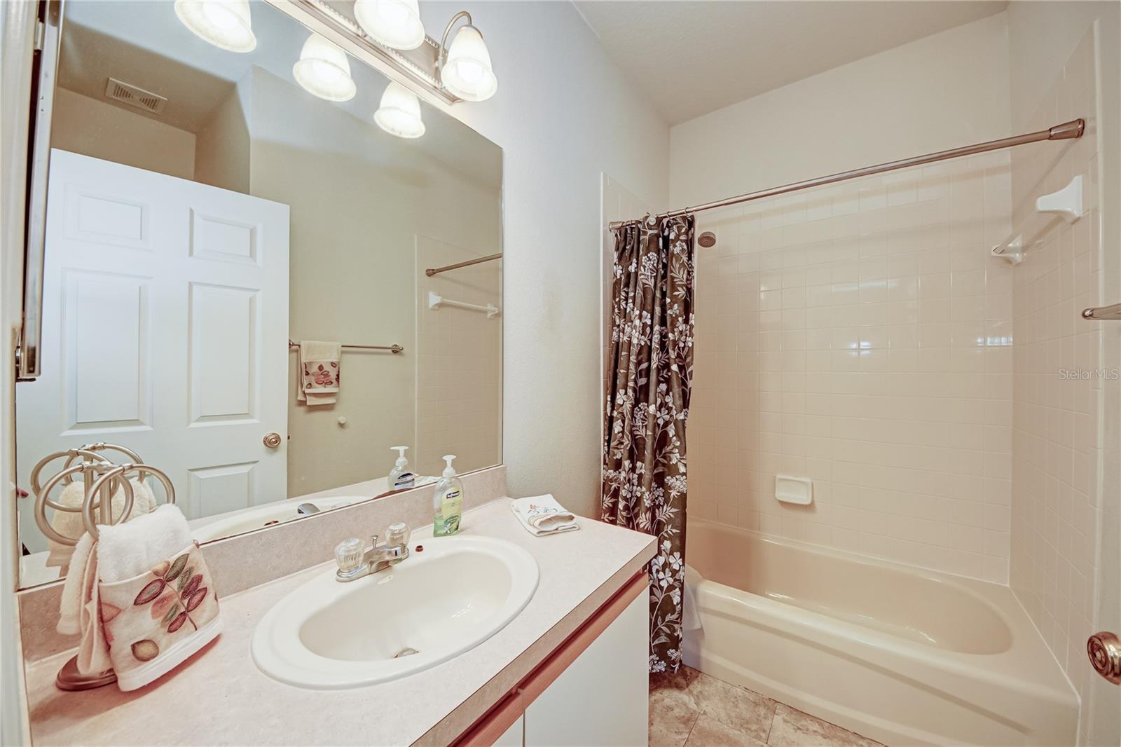 27452 AMELIA ISLE CT, WESLEY CHAPEL, FL, 33544