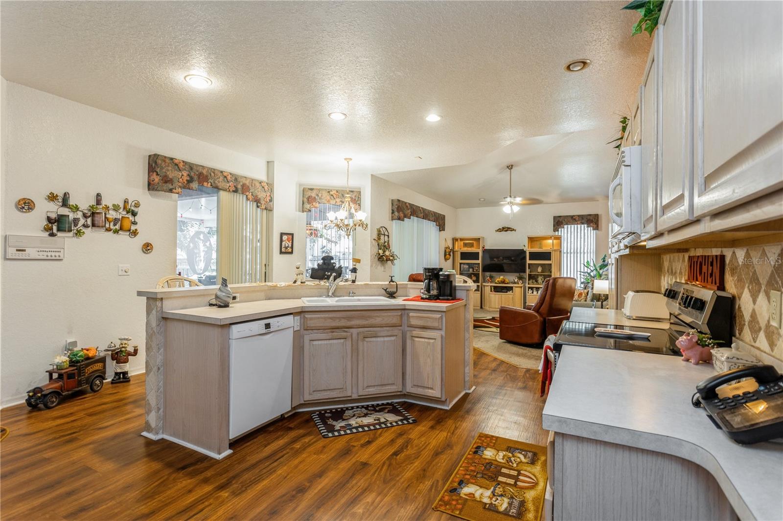 3627 CYPRESS MEADOWS RD, TAMPA, FL, 33624