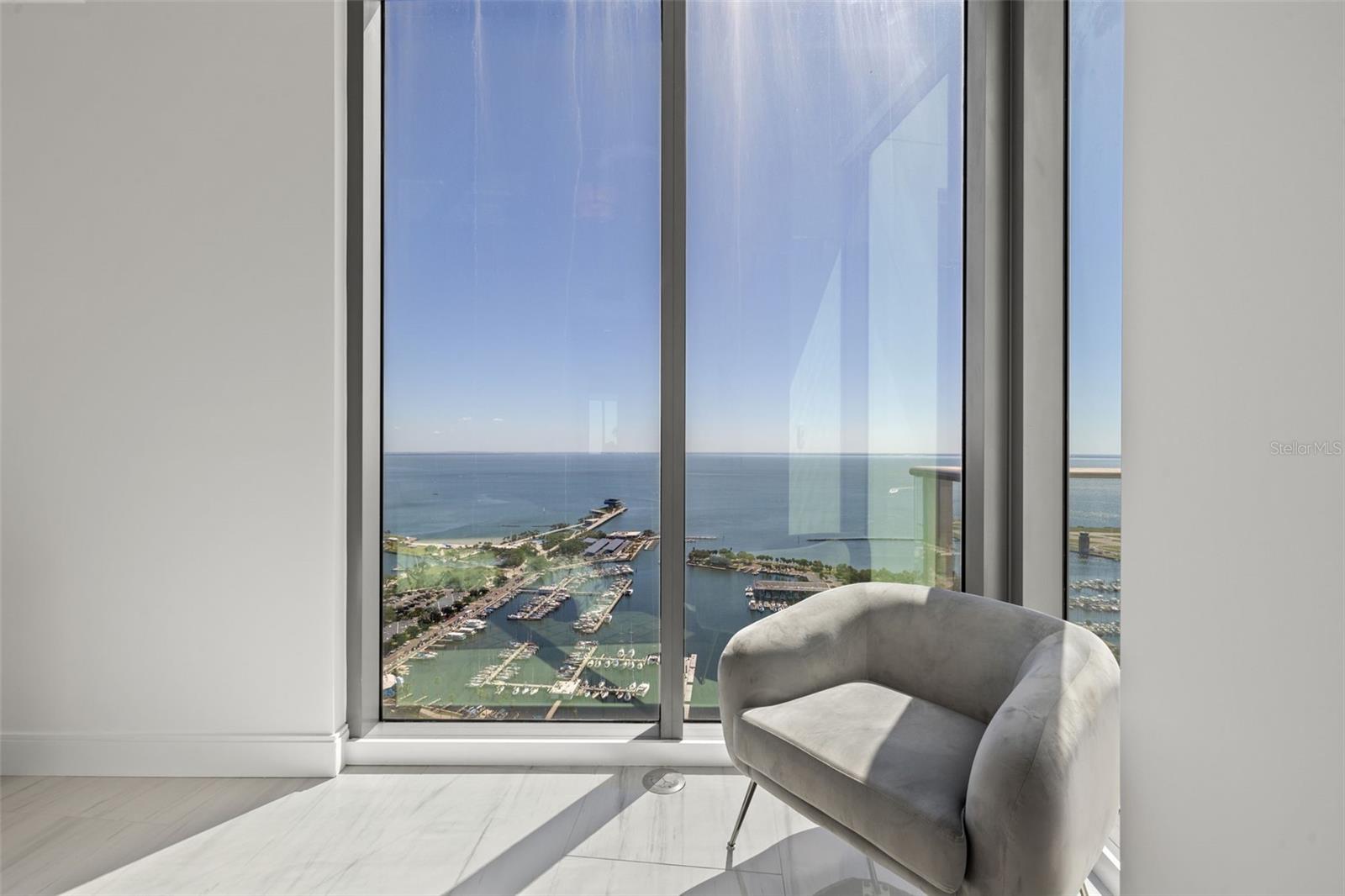 100 1ST AVE N #3902, ST PETERSBURG, FL, 33701