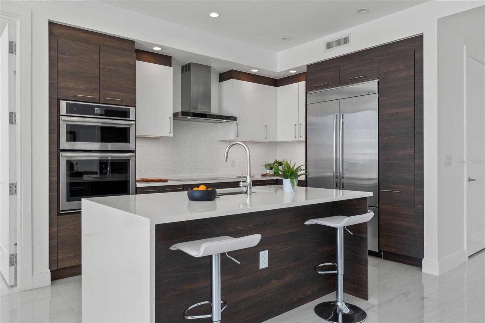 100 1ST AVE N #3902, ST PETERSBURG, FL, 33701