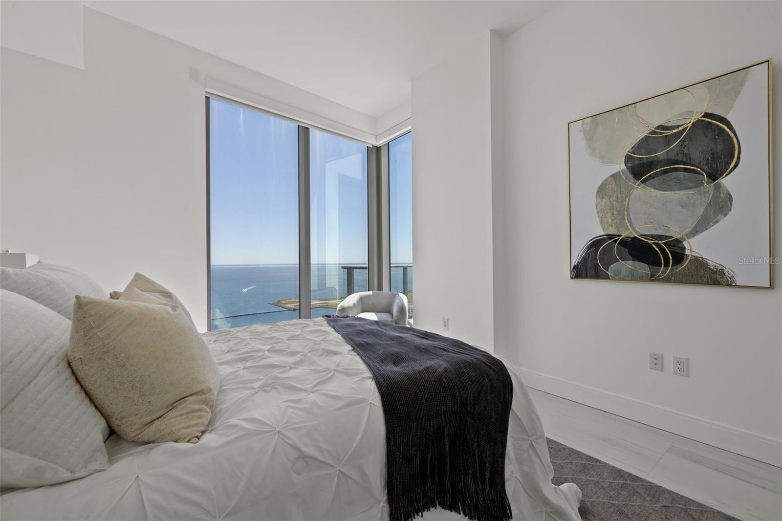 100 1ST AVE N #3902, ST PETERSBURG, FL, 33701