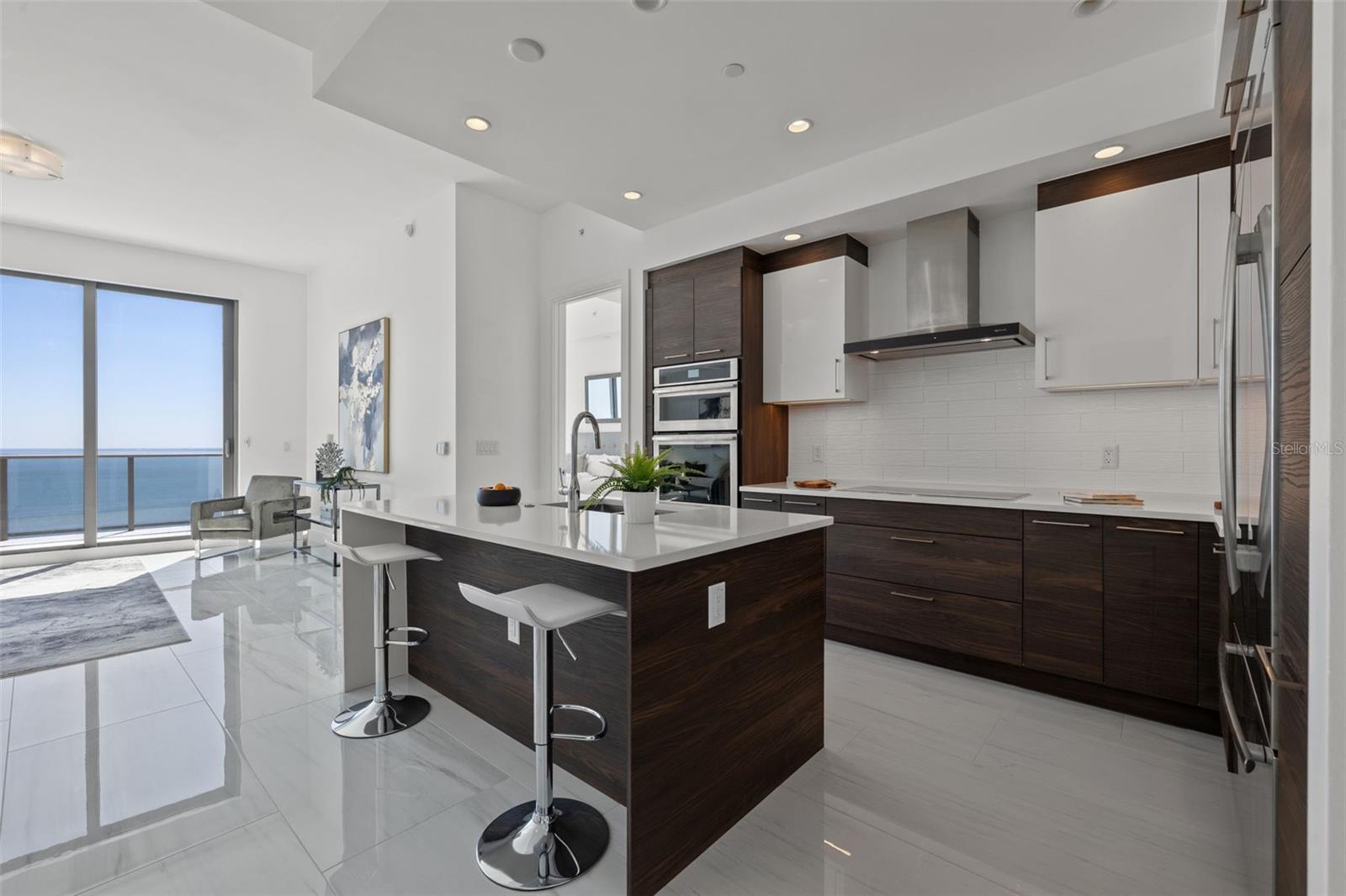 100 1ST AVE N #3902, ST PETERSBURG, FL, 33701