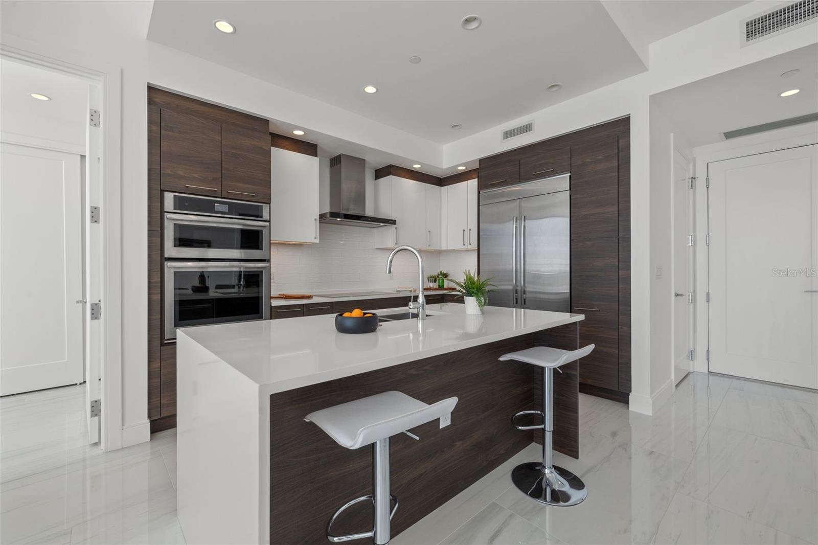 100 1ST AVE N #3902, ST PETERSBURG, FL, 33701
