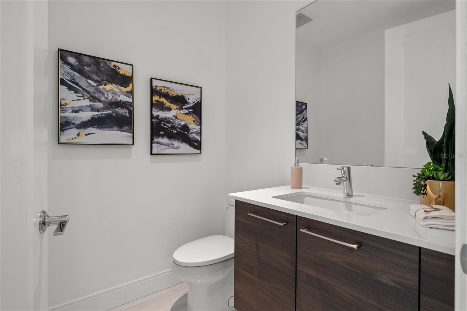 100 1ST AVE N #3902, ST PETERSBURG, FL, 33701