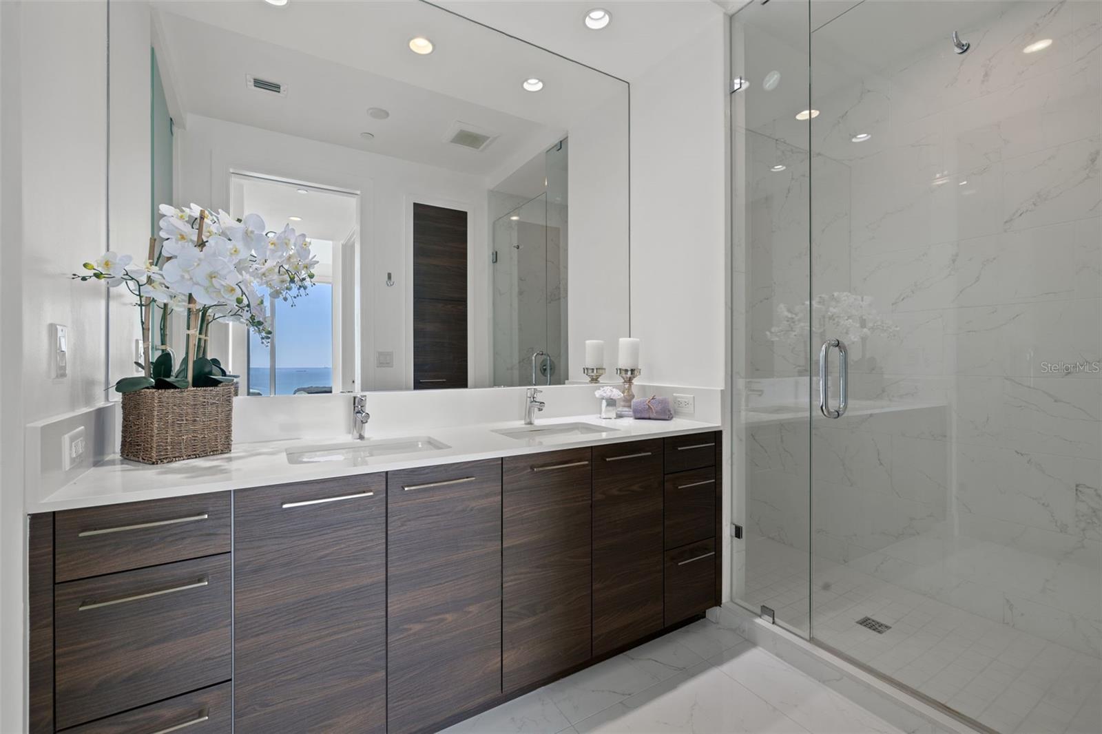 100 1ST AVE N #3902, ST PETERSBURG, FL, 33701