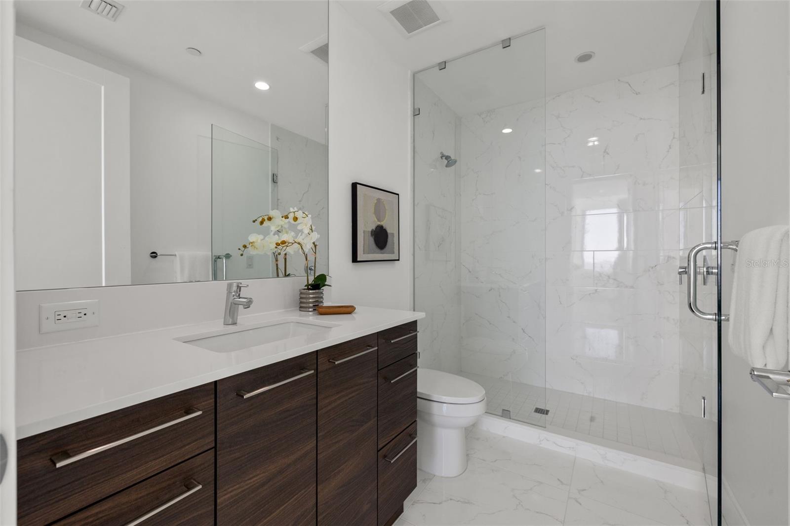 100 1ST AVE N #3902, ST PETERSBURG, FL, 33701