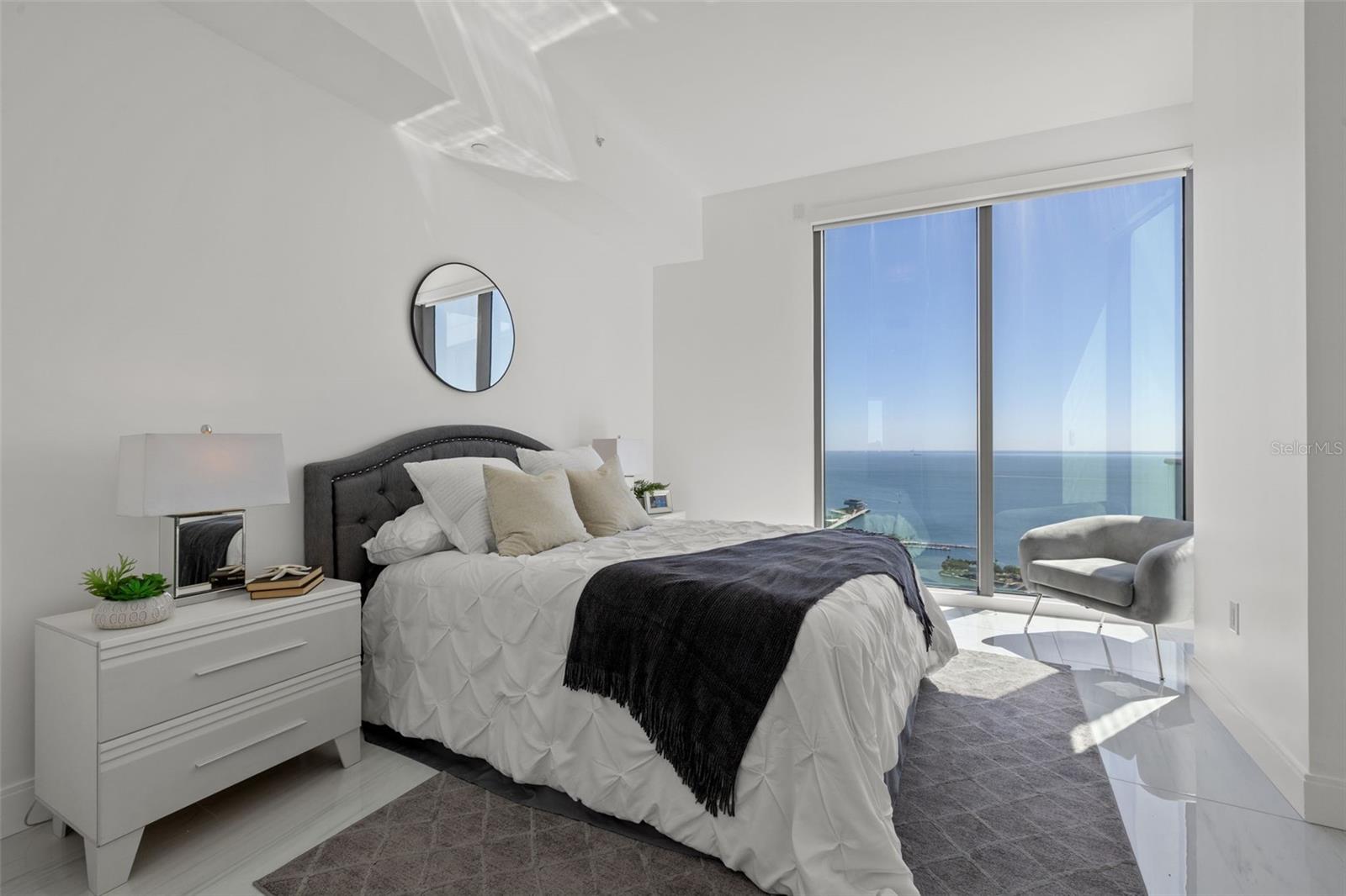 100 1ST AVE N #3902, ST PETERSBURG, FL, 33701