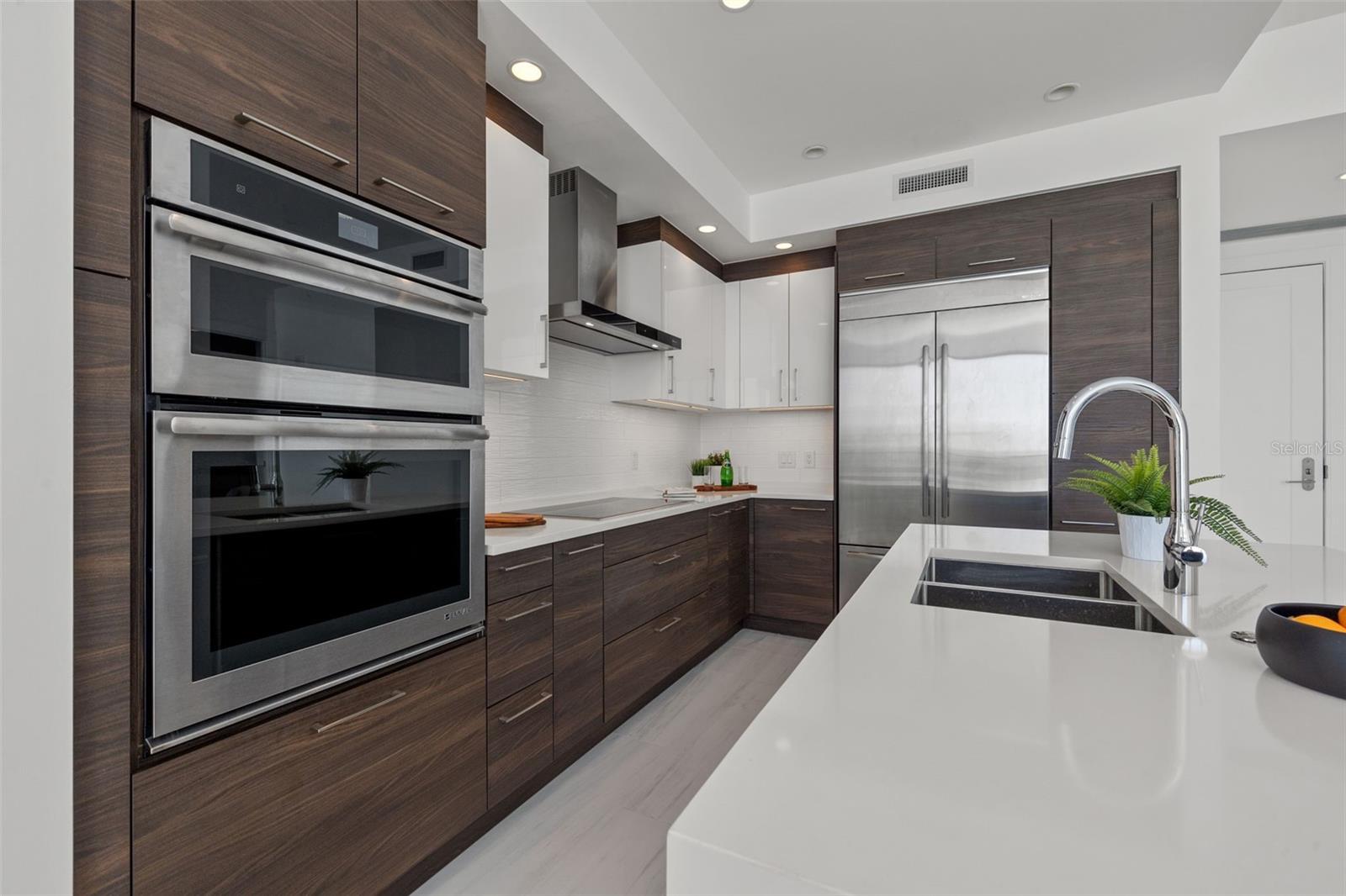 100 1ST AVE N #3902, ST PETERSBURG, FL, 33701