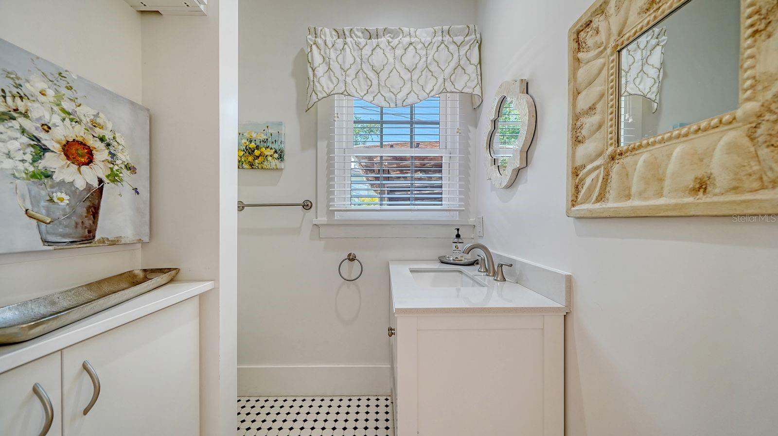 446 BURNS CT, SARASOTA, FL, 34236