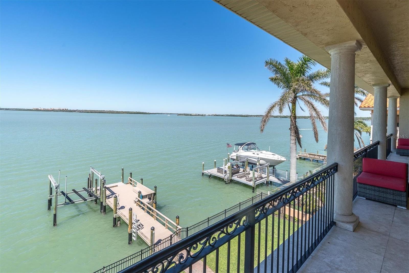 700 126TH AVE, TREASURE ISLAND, FL, 33706
