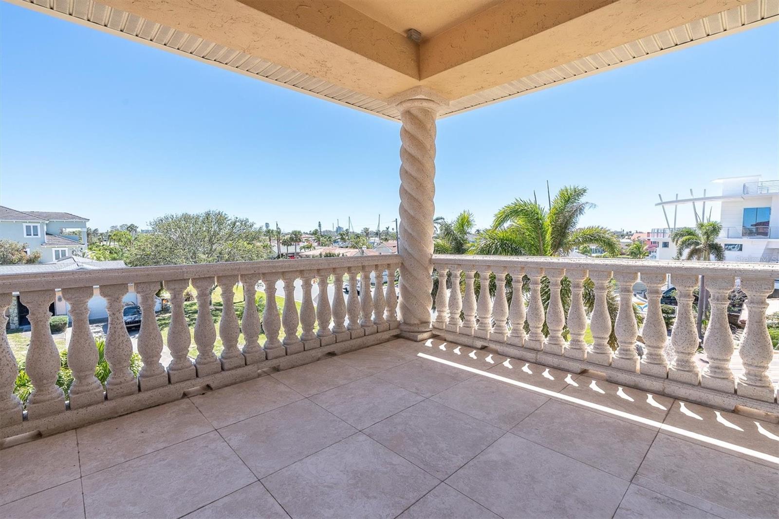 700 126TH AVE, TREASURE ISLAND, FL, 33706