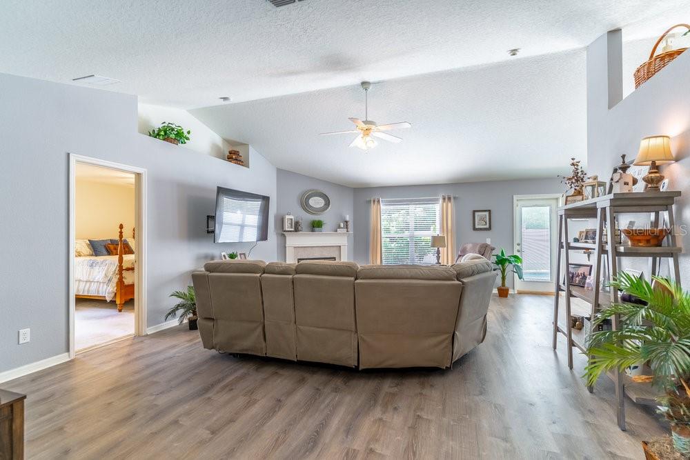1272 MOUNT LOGAN DR, APOPKA, FL, 32712
