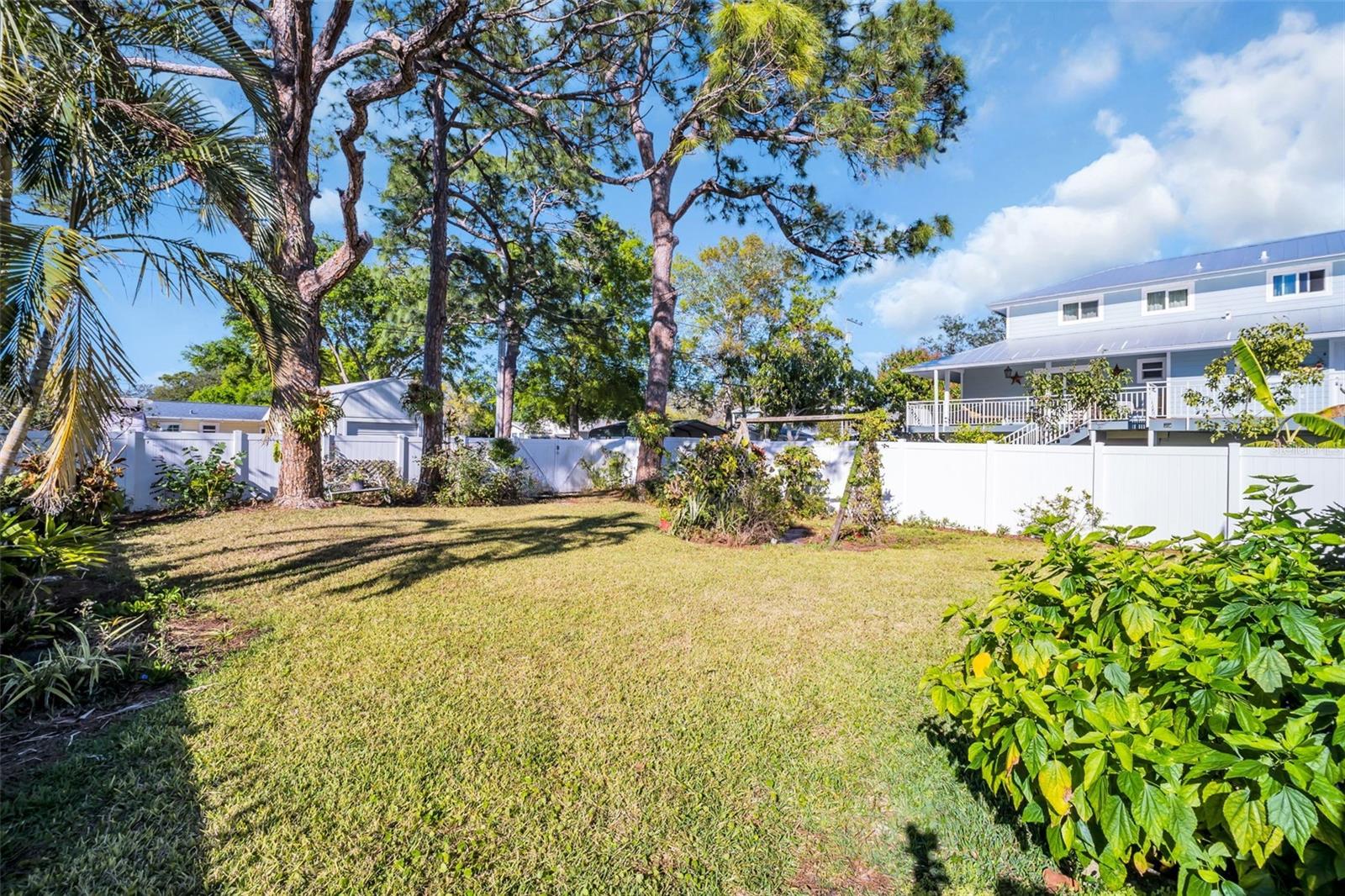 512 TENNESSEE AVE, CRYSTAL BEACH, FL, 34681
