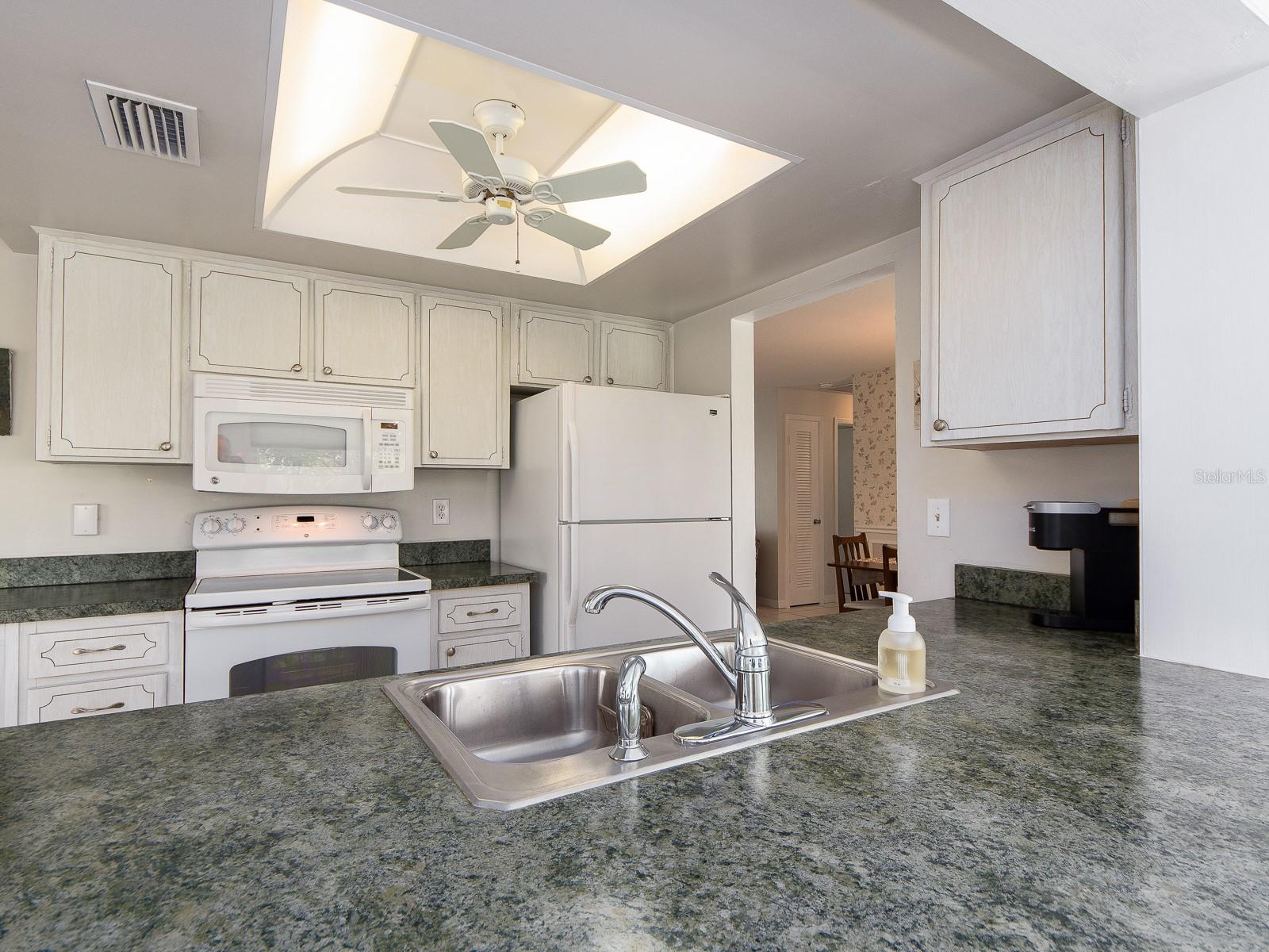 9058 141ST ST, SEMINOLE, FL, 33776