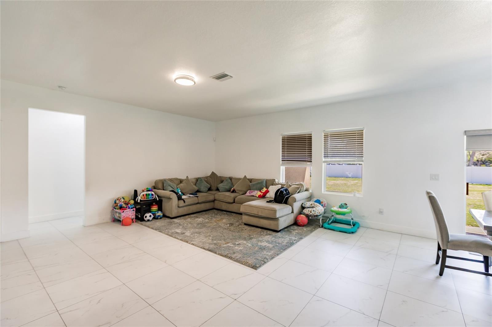 733 GARDEN OAKS SQ, SEFFNER, FL, 33584