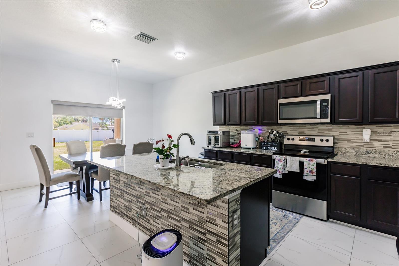 733 GARDEN OAKS SQ, SEFFNER, FL, 33584