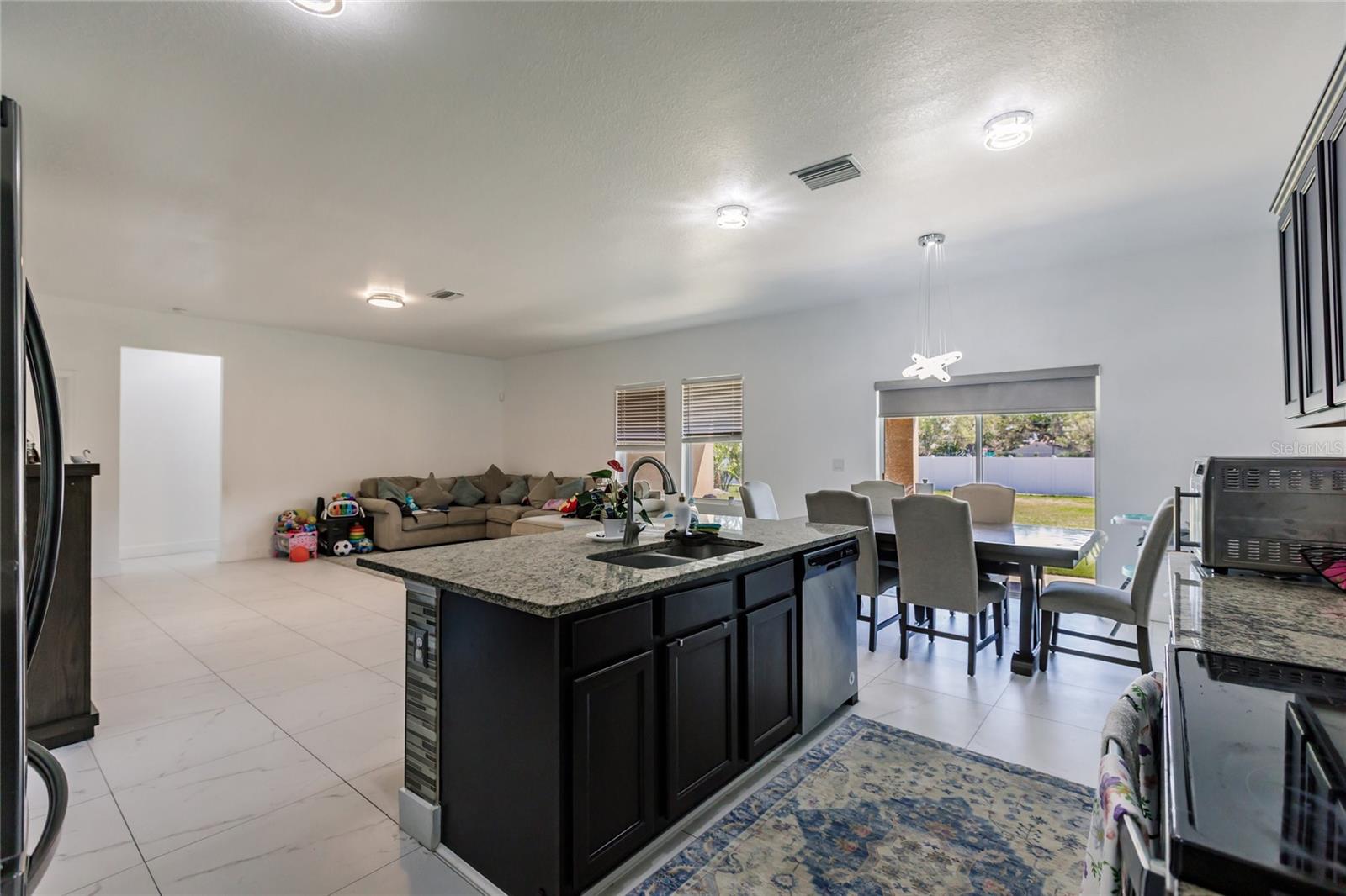 733 GARDEN OAKS SQ, SEFFNER, FL, 33584