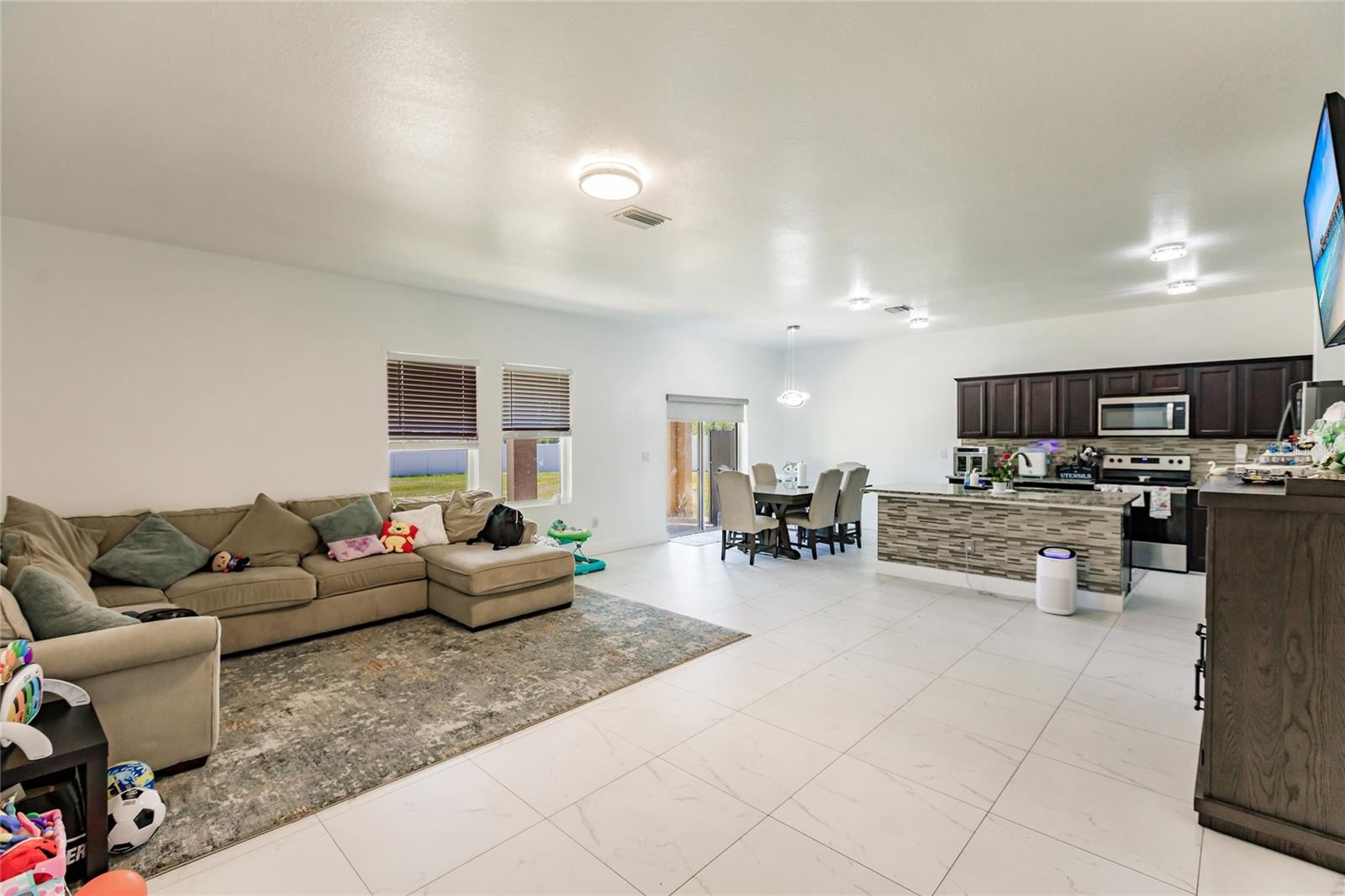 733 GARDEN OAKS SQ, SEFFNER, FL, 33584
