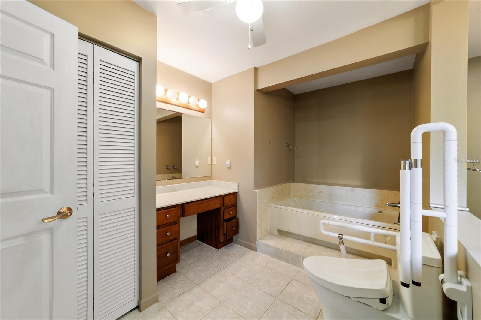 2059 NE 42ND ST, OCALA, FL, 34479