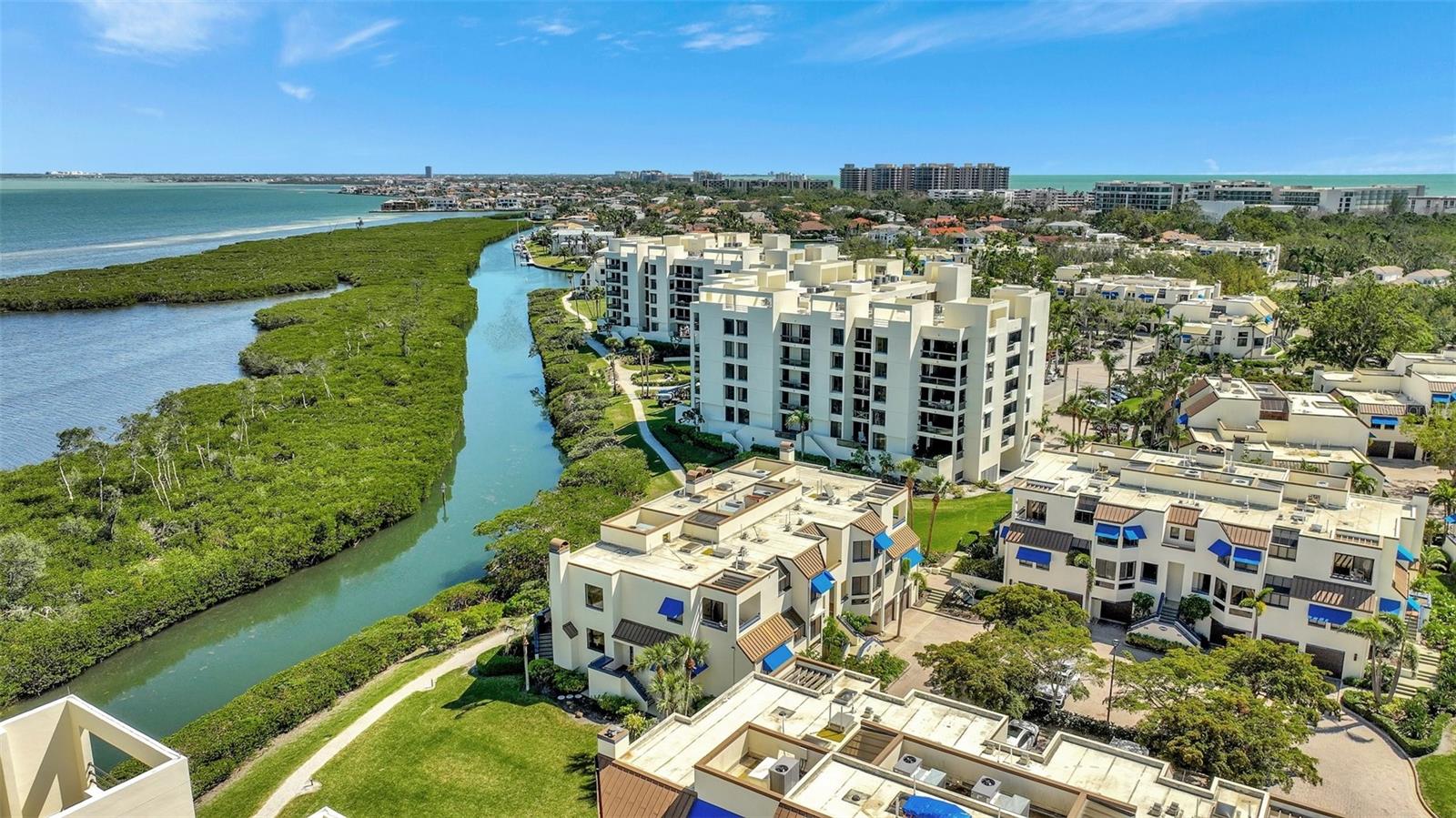 2010 HARBOURSIDE DR #2004, LONGBOAT KEY, FL, 34228