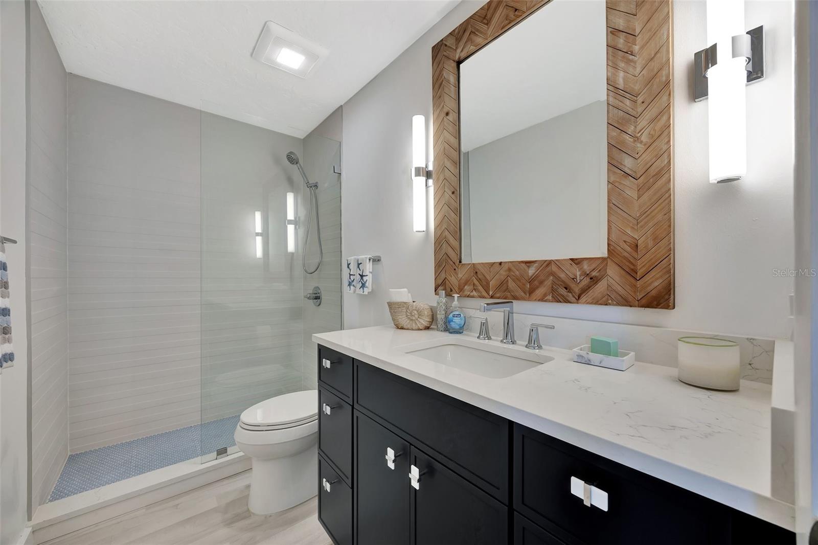 2010 HARBOURSIDE DR #2004, LONGBOAT KEY, FL, 34228