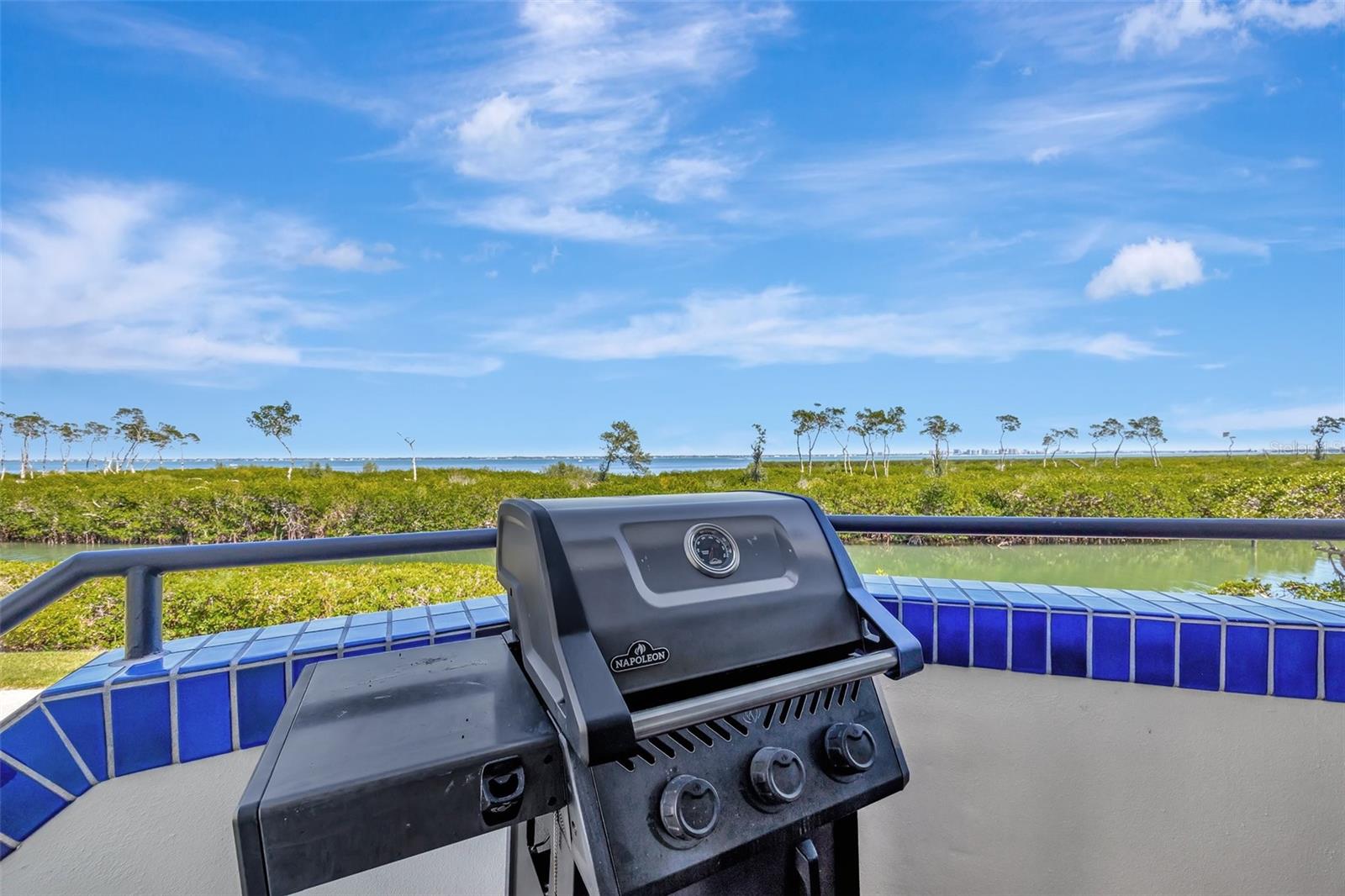 2010 HARBOURSIDE DR #2004, LONGBOAT KEY, FL, 34228