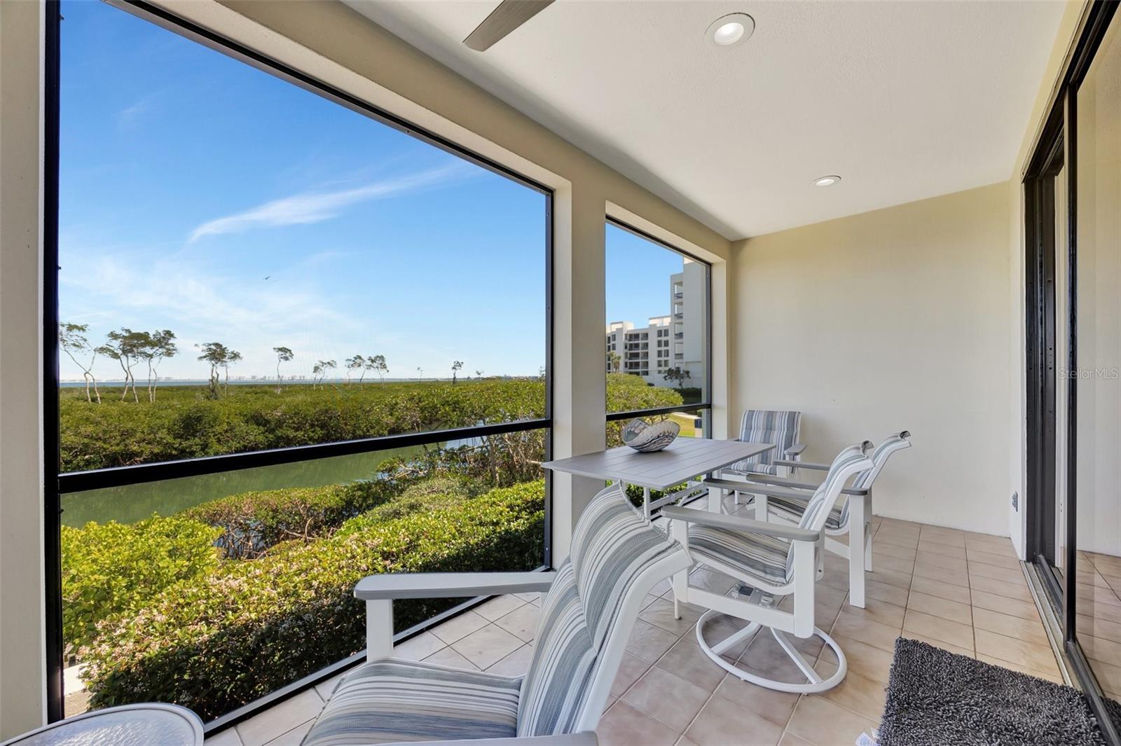 2010 HARBOURSIDE DR #2004, LONGBOAT KEY, FL, 34228