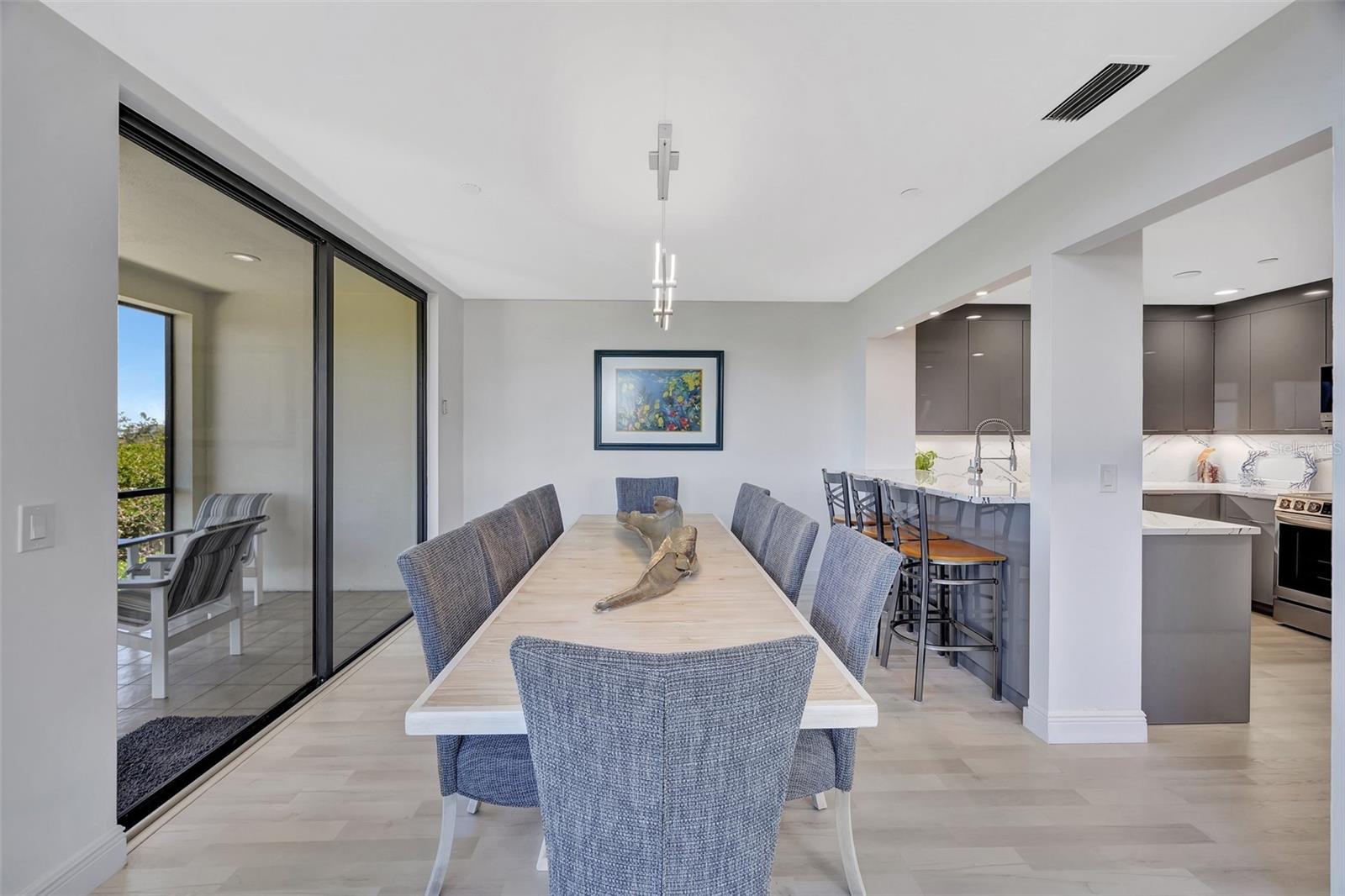 2010 HARBOURSIDE DR #2004, LONGBOAT KEY, FL, 34228