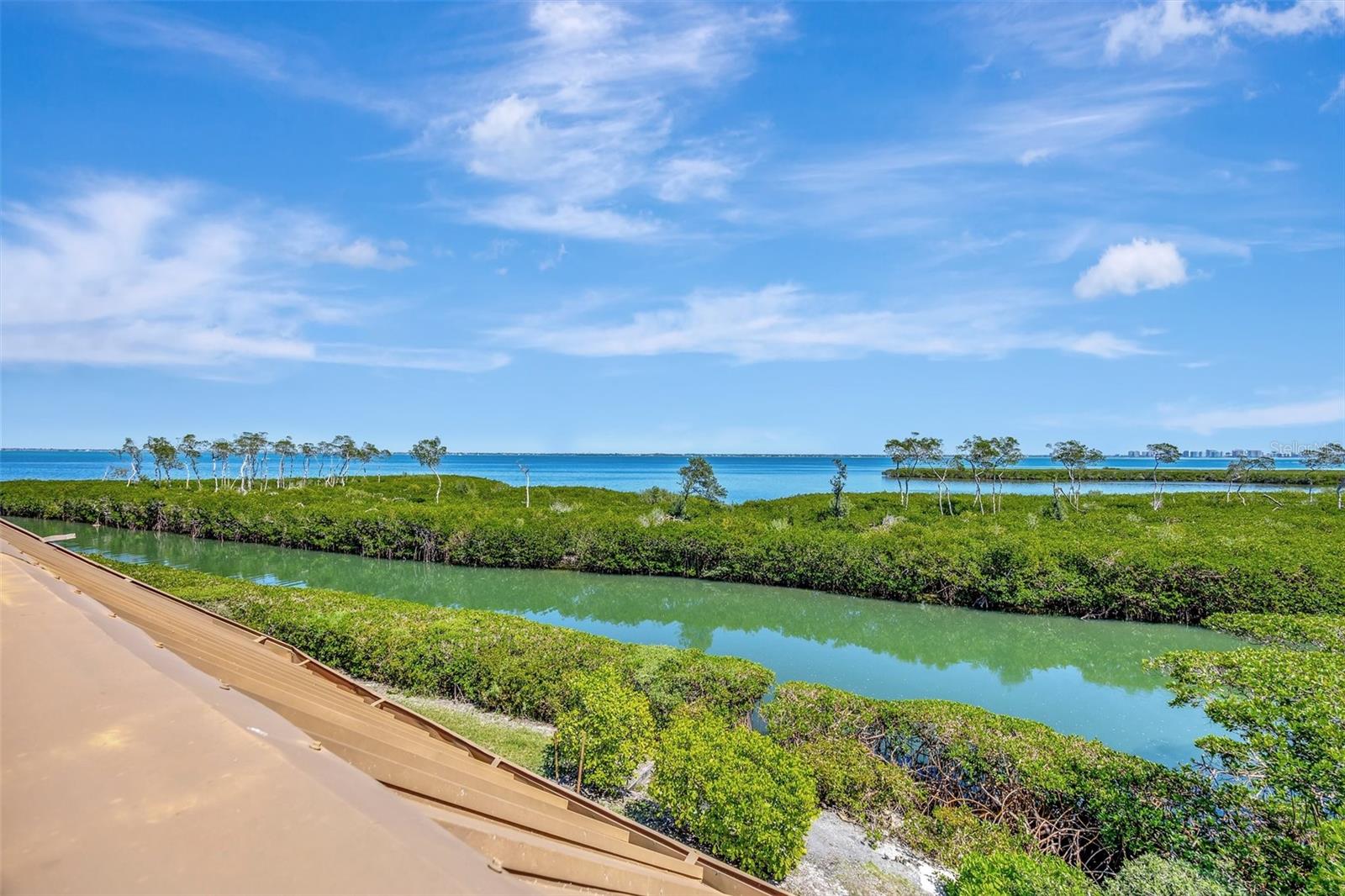 2010 HARBOURSIDE DR #2004, LONGBOAT KEY, FL, 34228