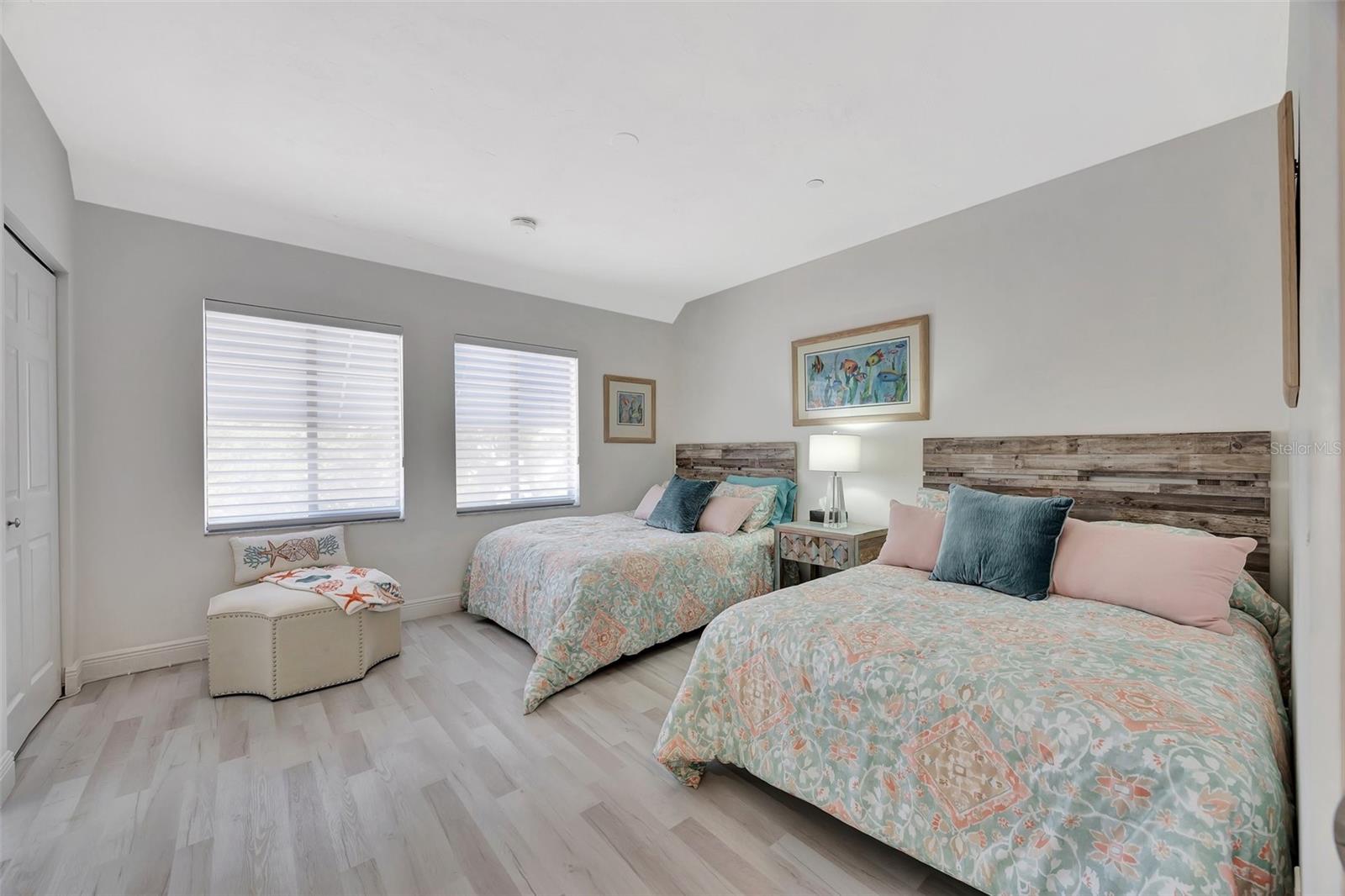 2010 HARBOURSIDE DR #2004, LONGBOAT KEY, FL, 34228