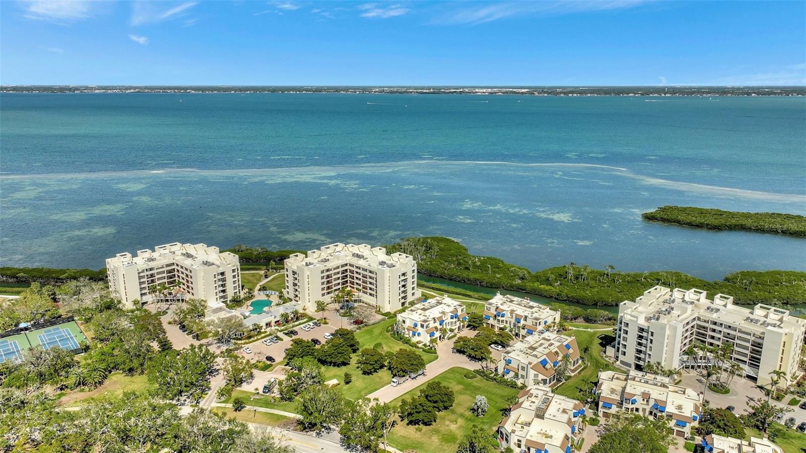 2010 HARBOURSIDE DR #2004, LONGBOAT KEY, FL, 34228