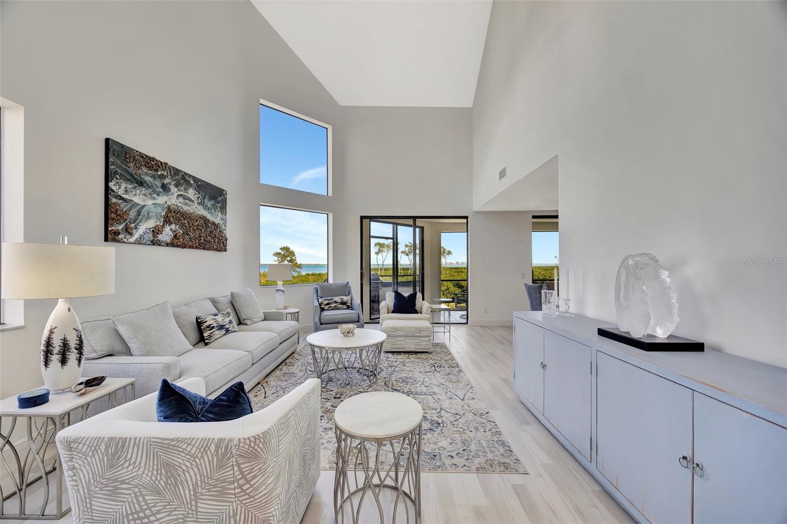 2010 HARBOURSIDE DR #2004, LONGBOAT KEY, FL, 34228