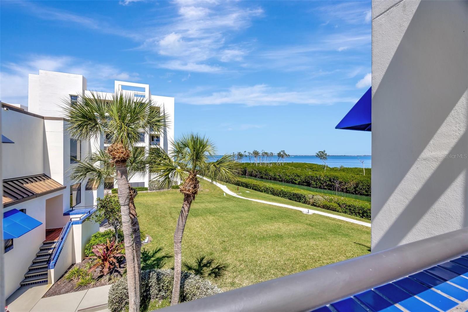 2010 HARBOURSIDE DR #2004, LONGBOAT KEY, FL, 34228