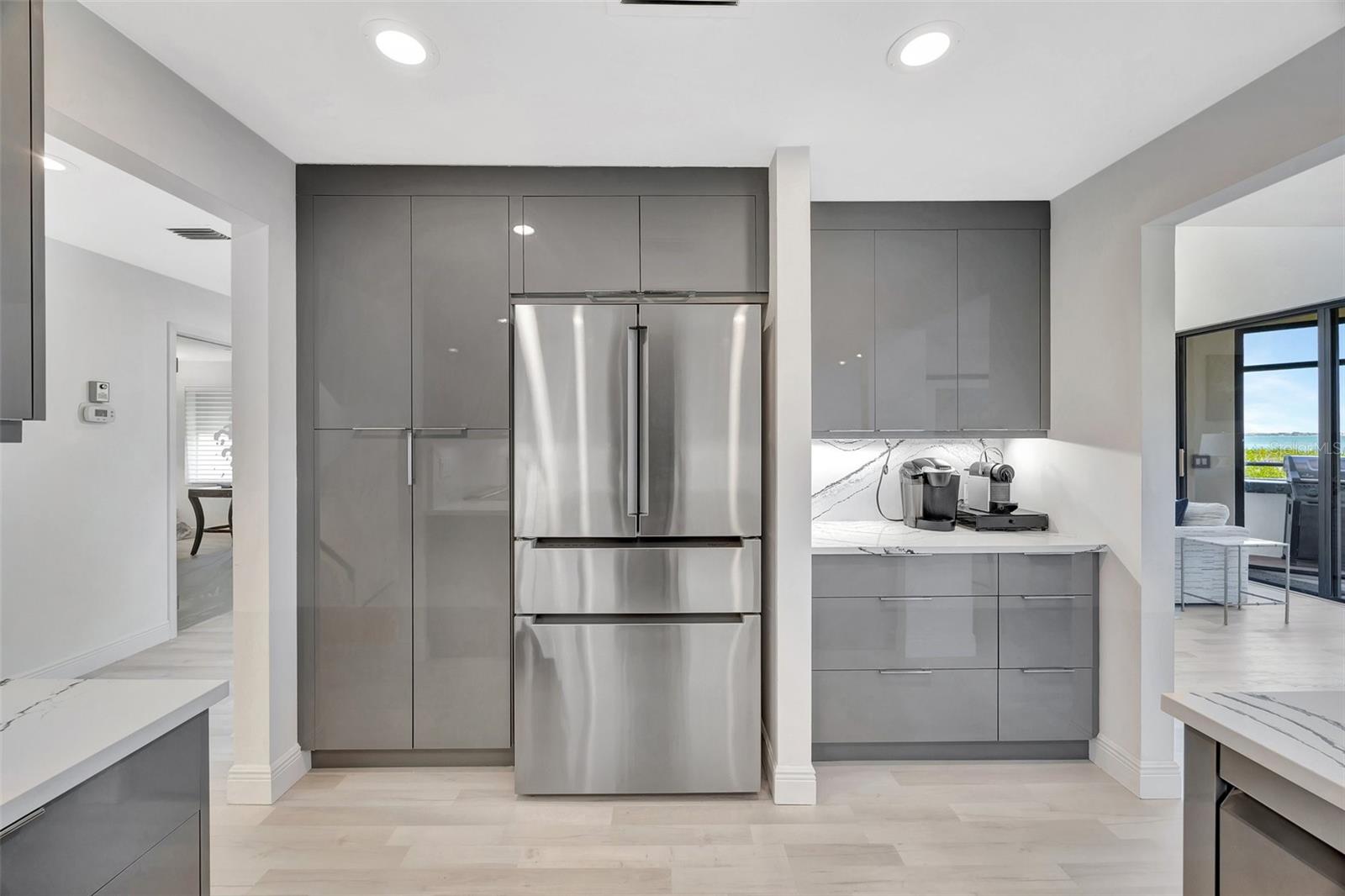 2010 HARBOURSIDE DR #2004, LONGBOAT KEY, FL, 34228