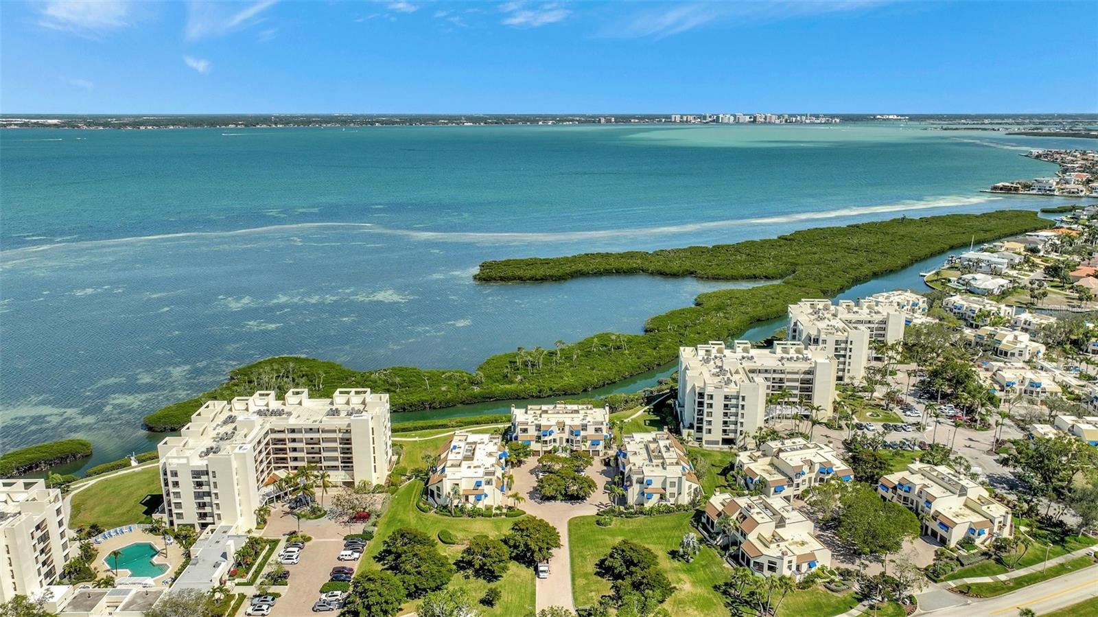 2010 HARBOURSIDE DR #2004, LONGBOAT KEY, FL, 34228