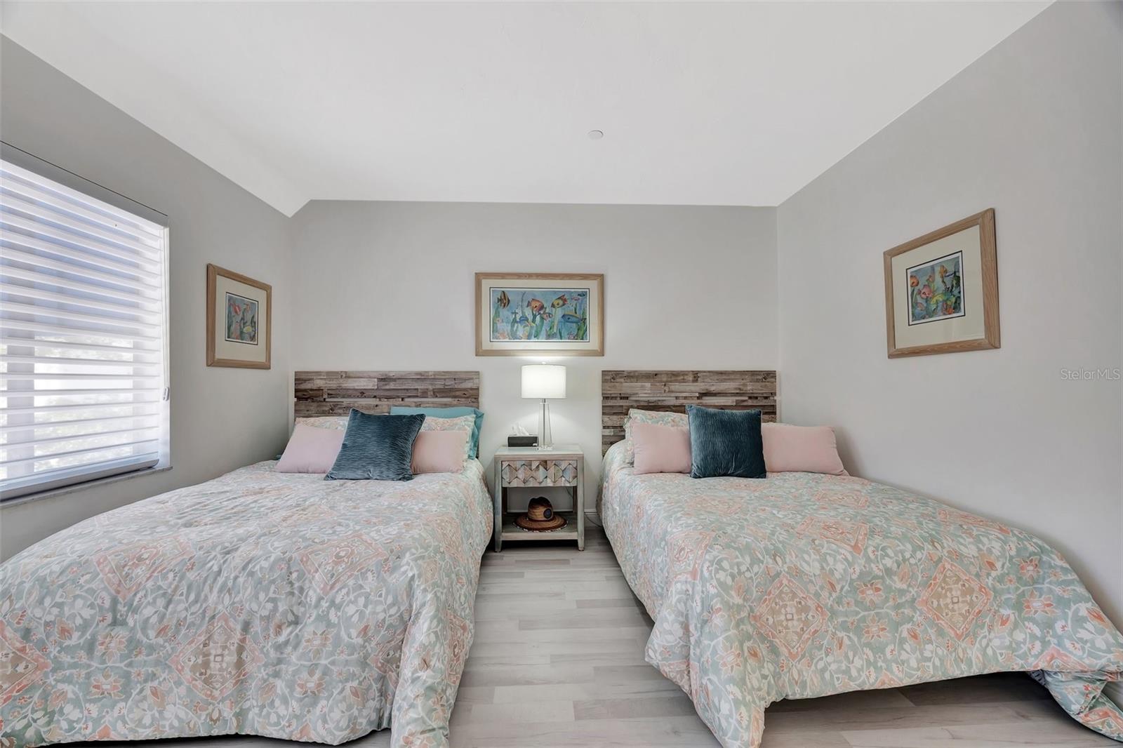 2010 HARBOURSIDE DR #2004, LONGBOAT KEY, FL, 34228