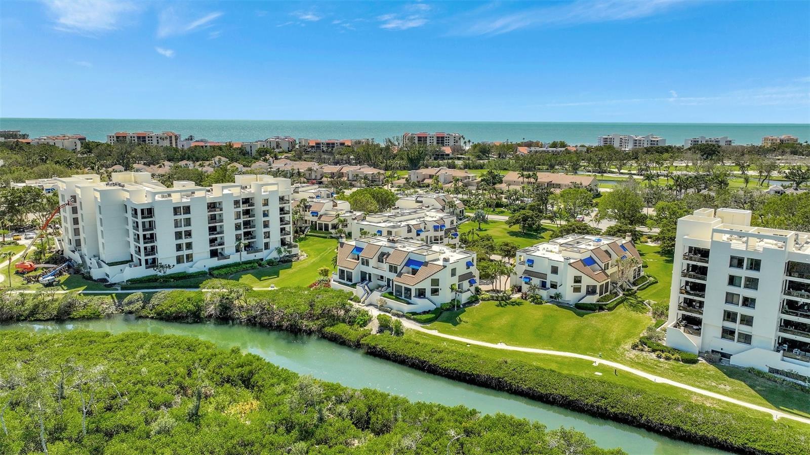2010 HARBOURSIDE DR #2004, LONGBOAT KEY, FL, 34228