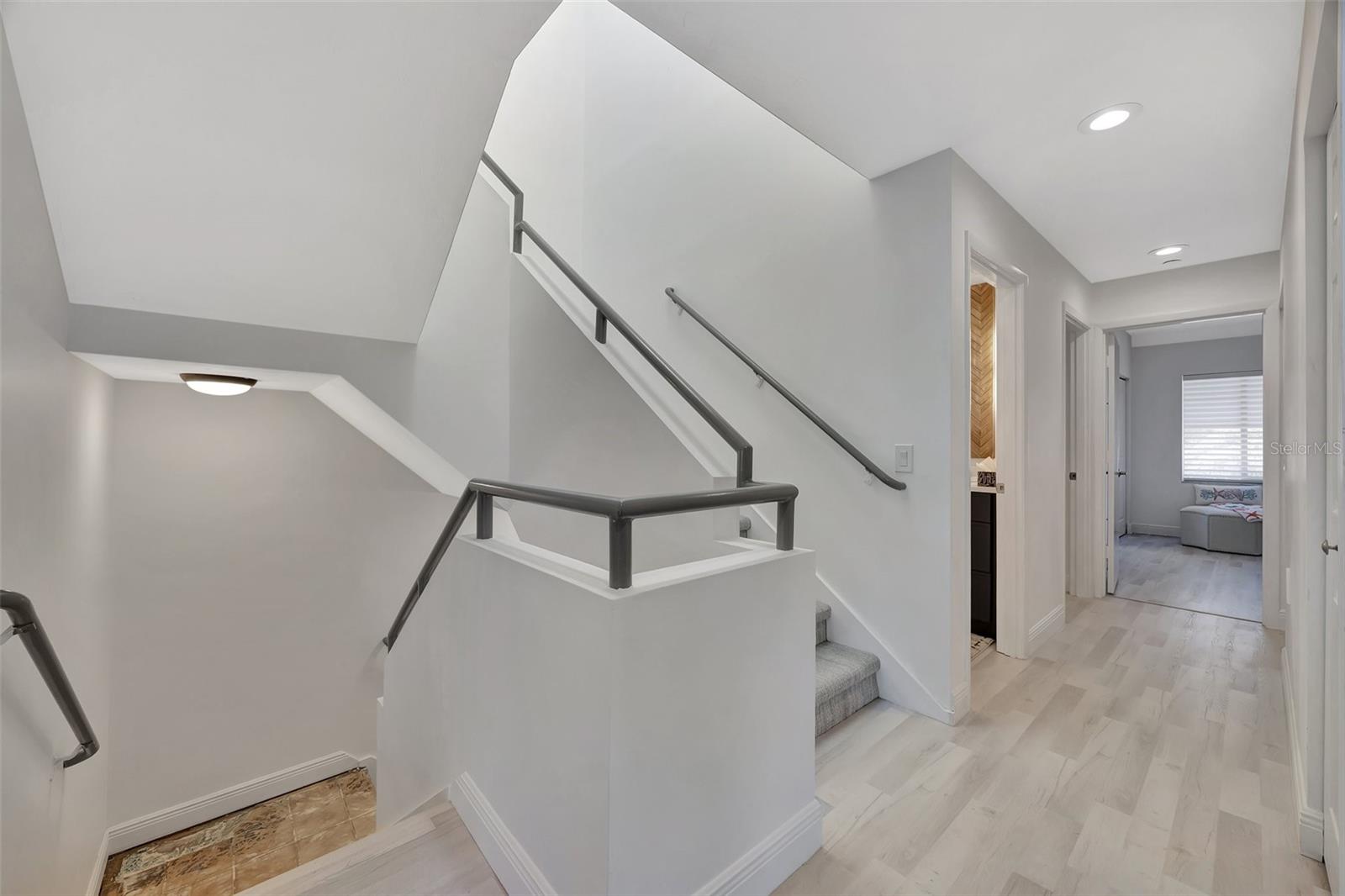 2010 HARBOURSIDE DR #2004, LONGBOAT KEY, FL, 34228