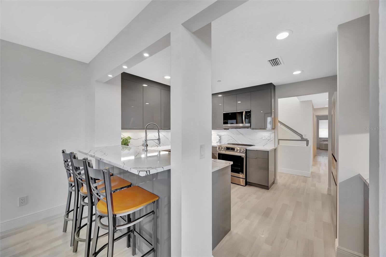 2010 HARBOURSIDE DR #2004, LONGBOAT KEY, FL, 34228