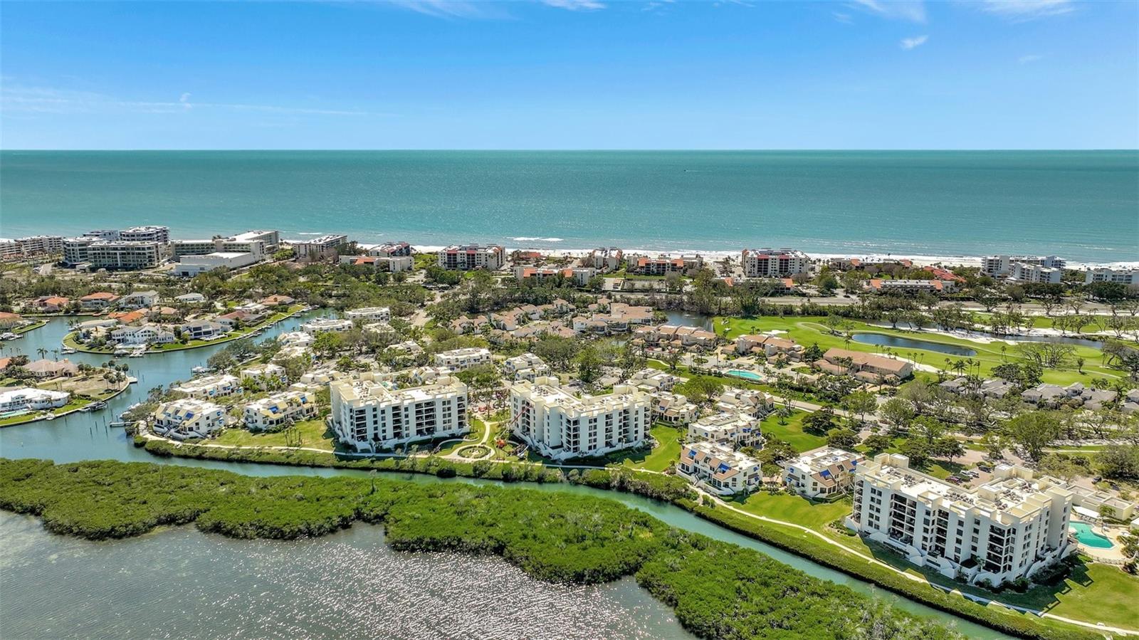 2010 HARBOURSIDE DR #2004, LONGBOAT KEY, FL, 34228