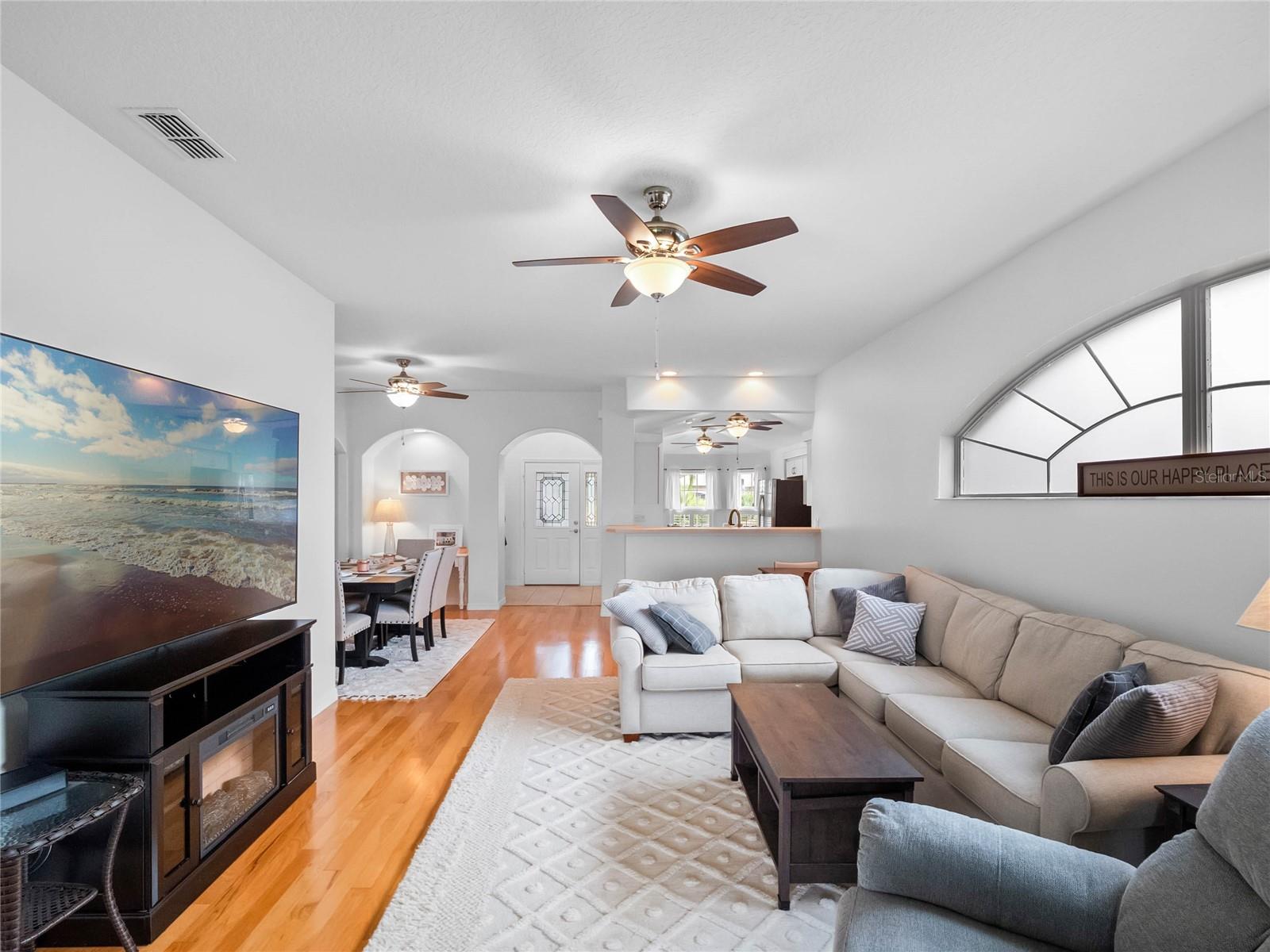 5454 SIR CHURCHILL DR, LEESBURG, FL, 34748