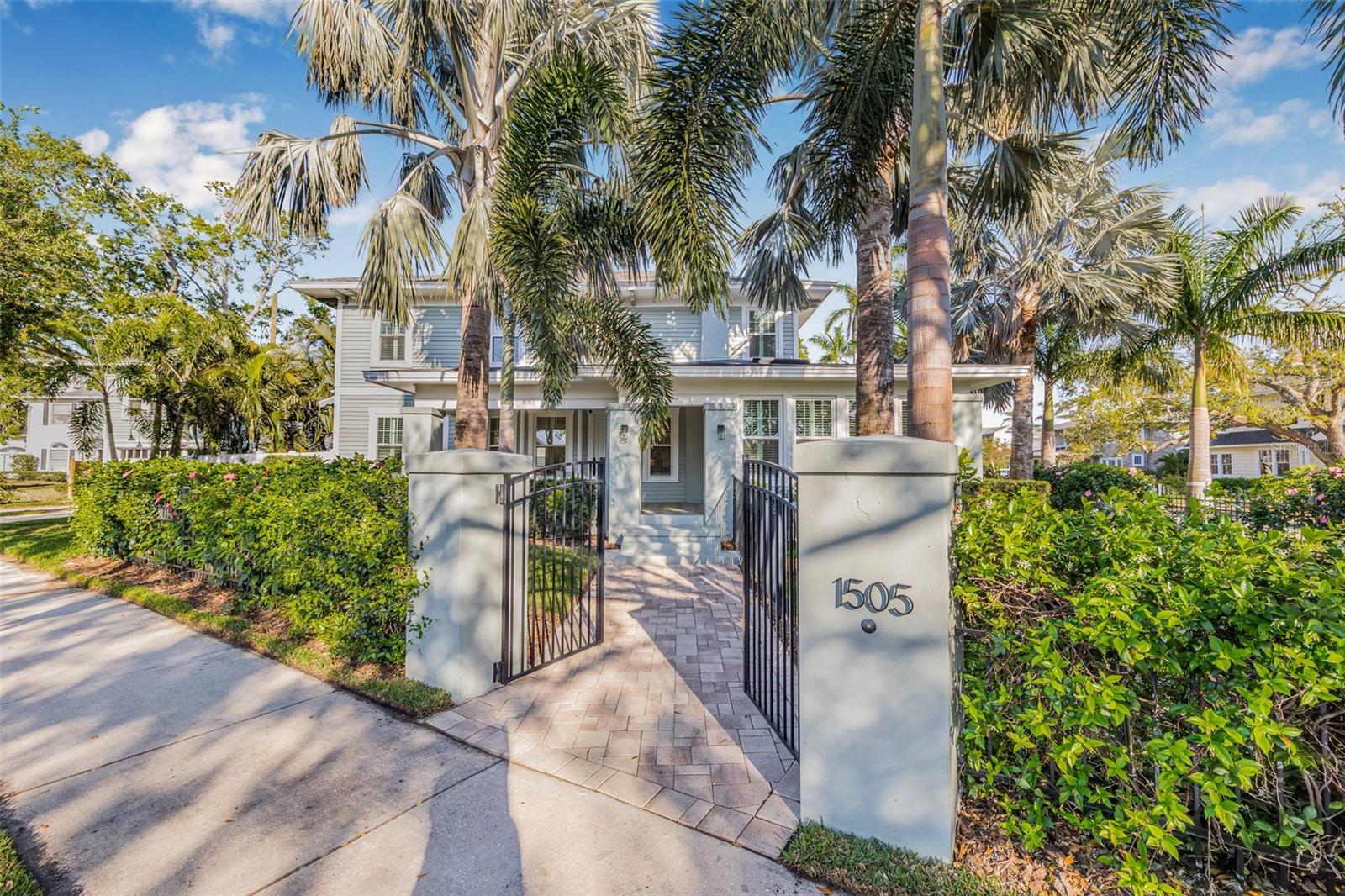 1505 BEACH DR NE, ST PETERSBURG, FL, 33704
