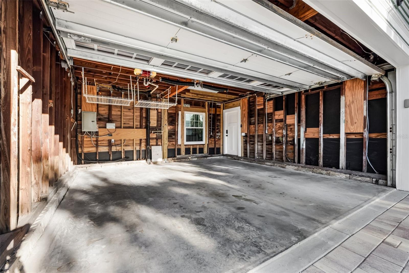 1505 BEACH DR NE, ST PETERSBURG, FL, 33704