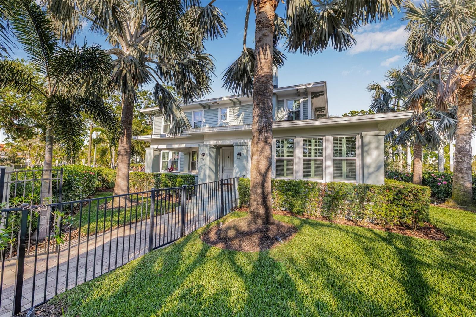 1505 BEACH DR NE, ST PETERSBURG, FL, 33704