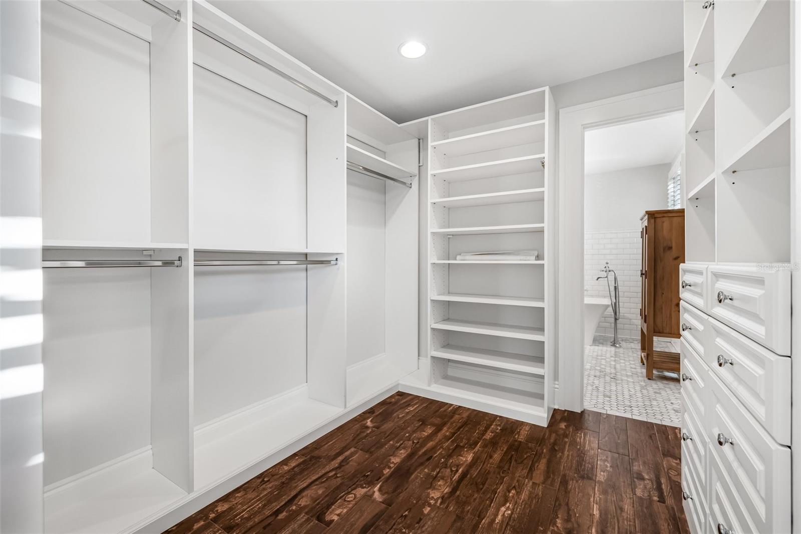 1505 BEACH DR NE, ST PETERSBURG, FL, 33704