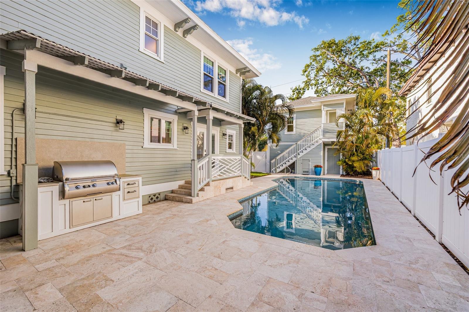1505 BEACH DR NE, ST PETERSBURG, FL, 33704