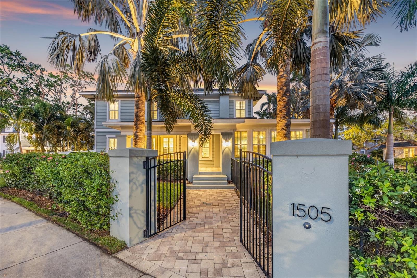 1505 BEACH DR NE, ST PETERSBURG, FL, 33704