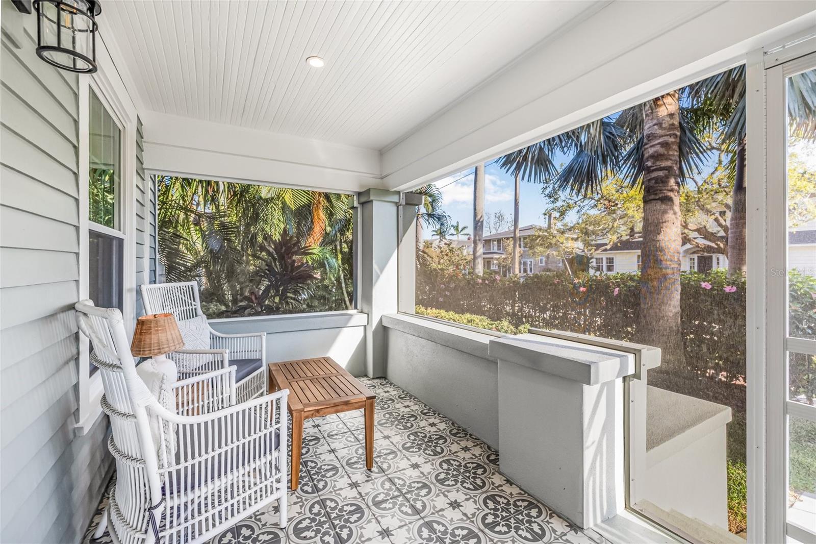 1505 BEACH DR NE, ST PETERSBURG, FL, 33704
